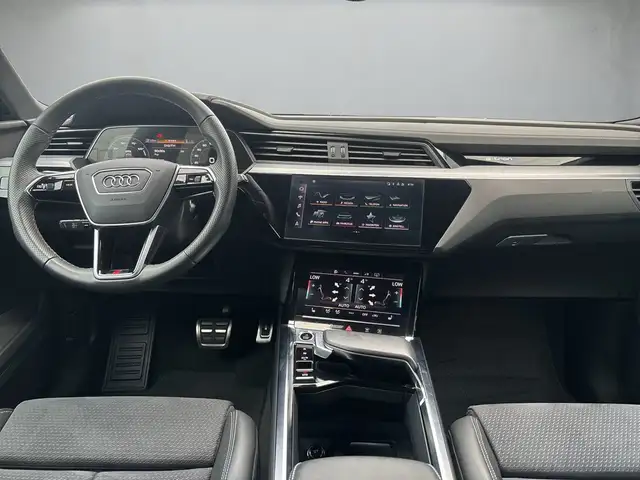 Audi Q8 E-Tron view 9