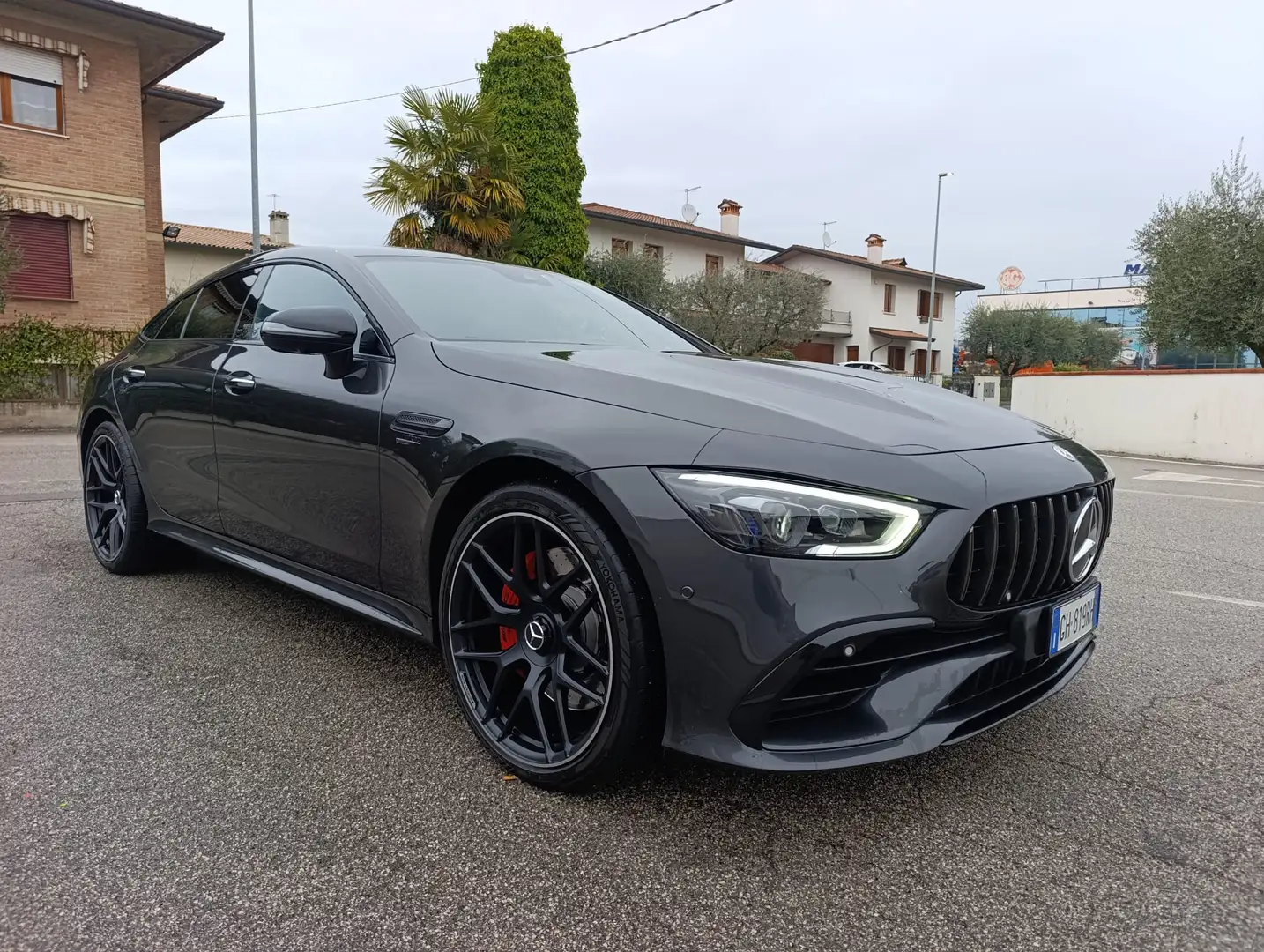 Mercedes-Benz AMG GT 43 4MATIC+ Noir - 1