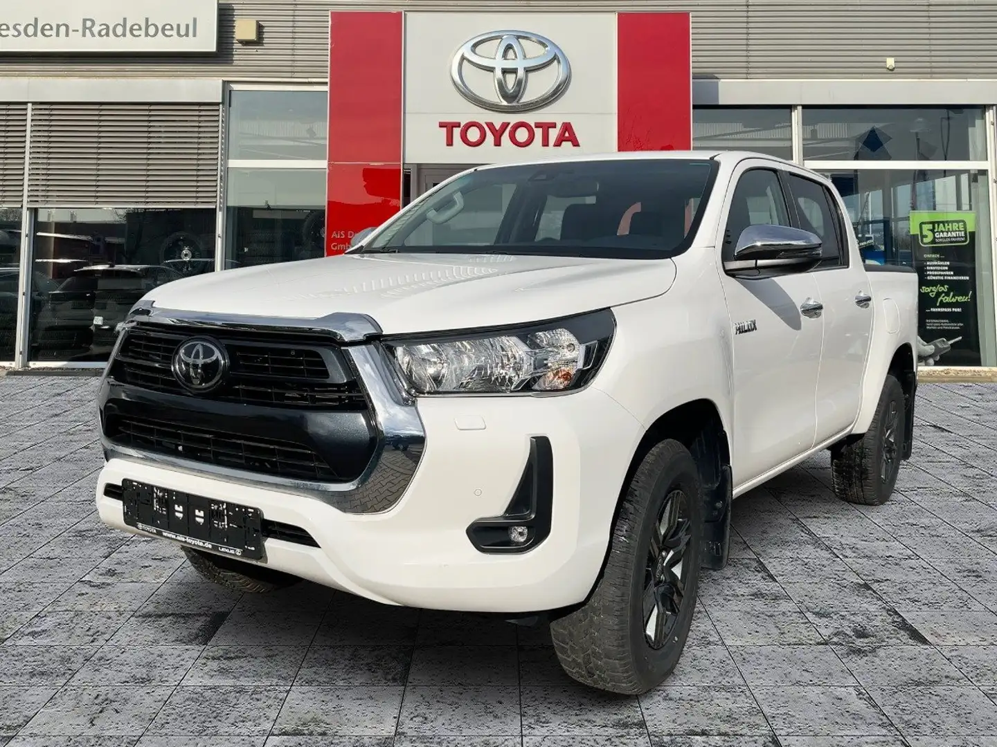 Toyota Hilux 2.8 D-4D Double Cab Comfort AHK*Nav*KAM*SHZ Weiß - 2