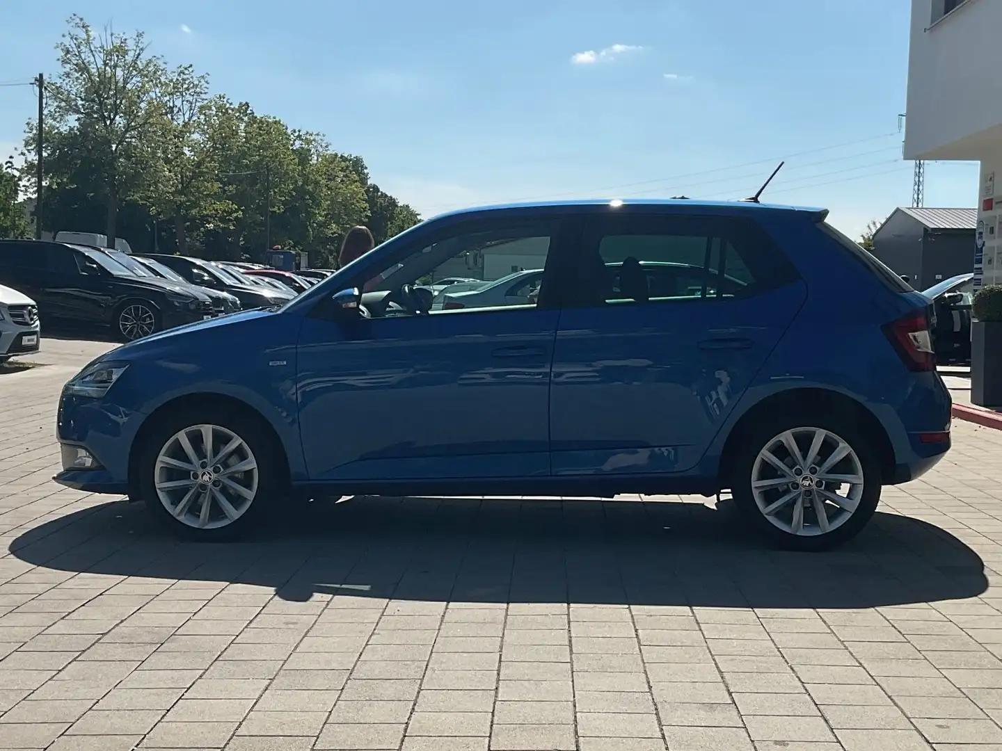 Skoda Fabia Soleil 1,0 TSI DSG Navi LED 16 Zoll SHZ Modrá - 2