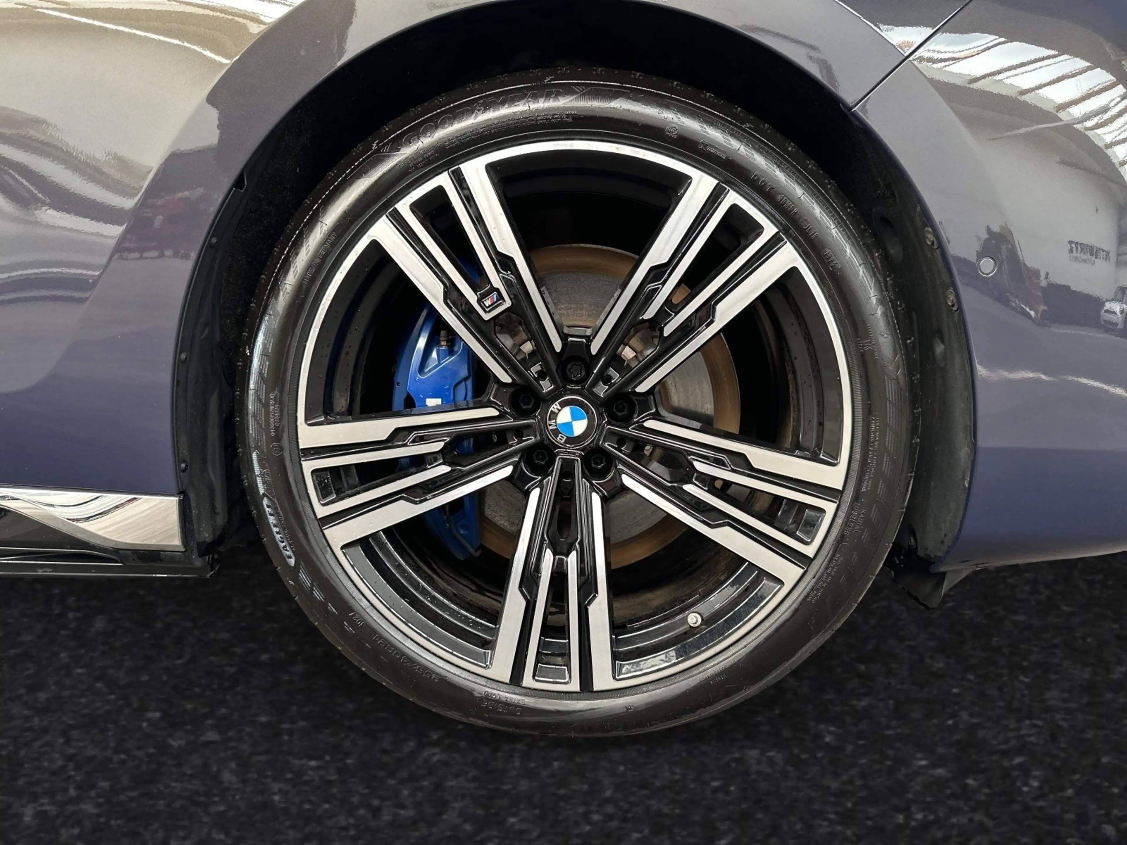 BMW i7 M70 xDrive *Indv. Sepia*|TV-Fond-Entertainment — photo 5