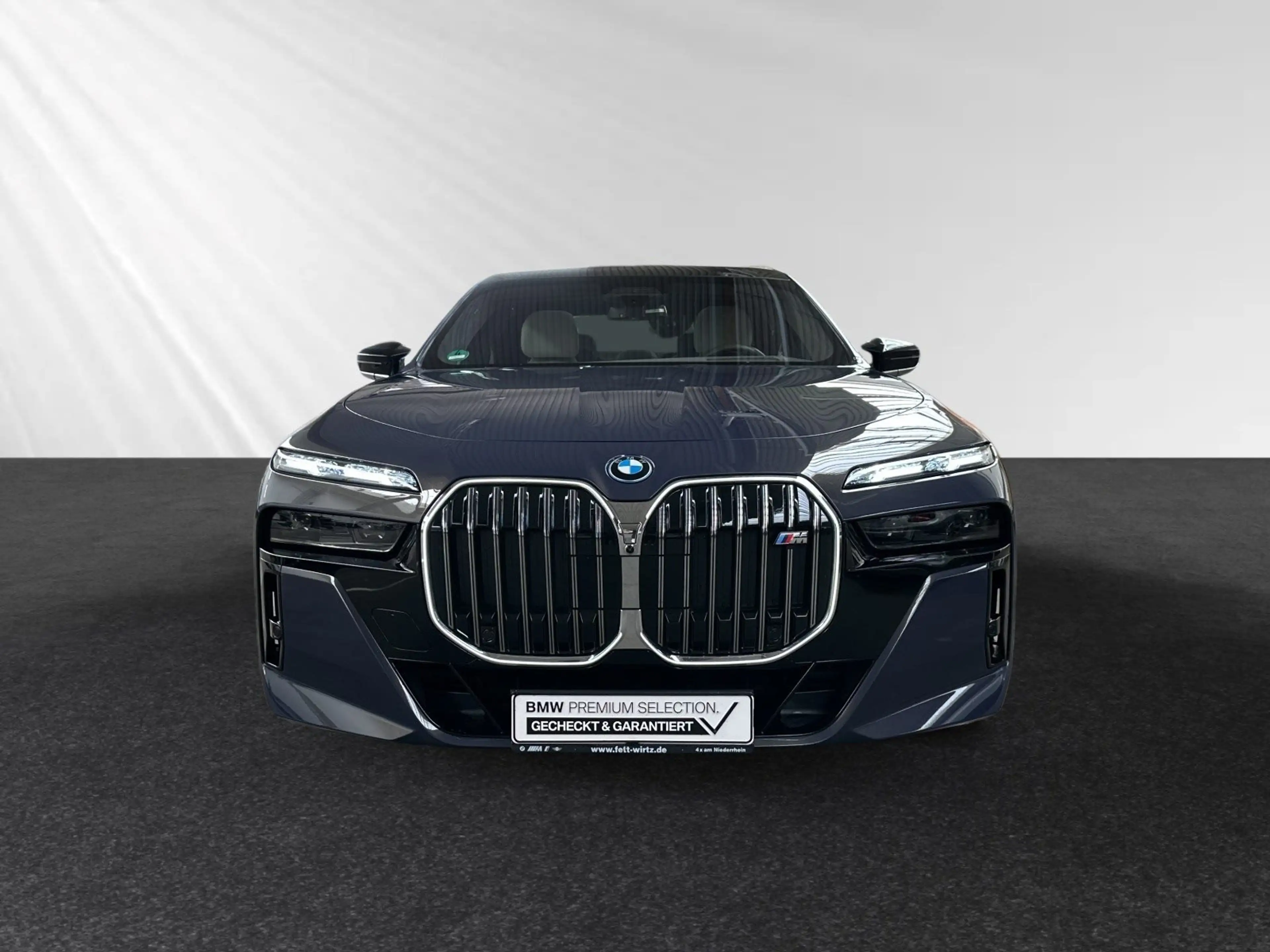 BMW i7 M70 xDrive *Indv. Sepia*|TV-Fond-Entertainment — photo 7
