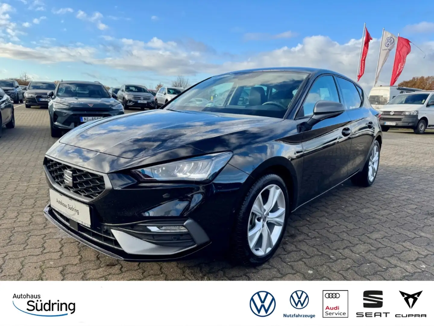 SEAT Leon 1,0 FR eTSI DSG Navi LED ACC Rückfahrk. Schwarz - 1