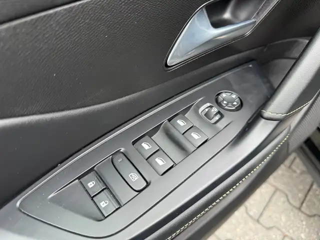 Peugeot 408 view 8