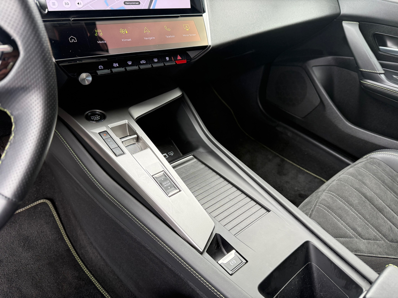 Peugeot 408 1.6 HYBRID 225PK EAT8 GT Plug-in SOH 100% — photo 13