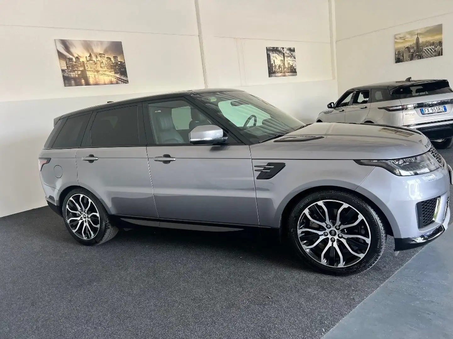 Land Rover Range Rover Sport 3.0D l6 Ibrida 249 CV HSE Silver Edition Grigio - 2