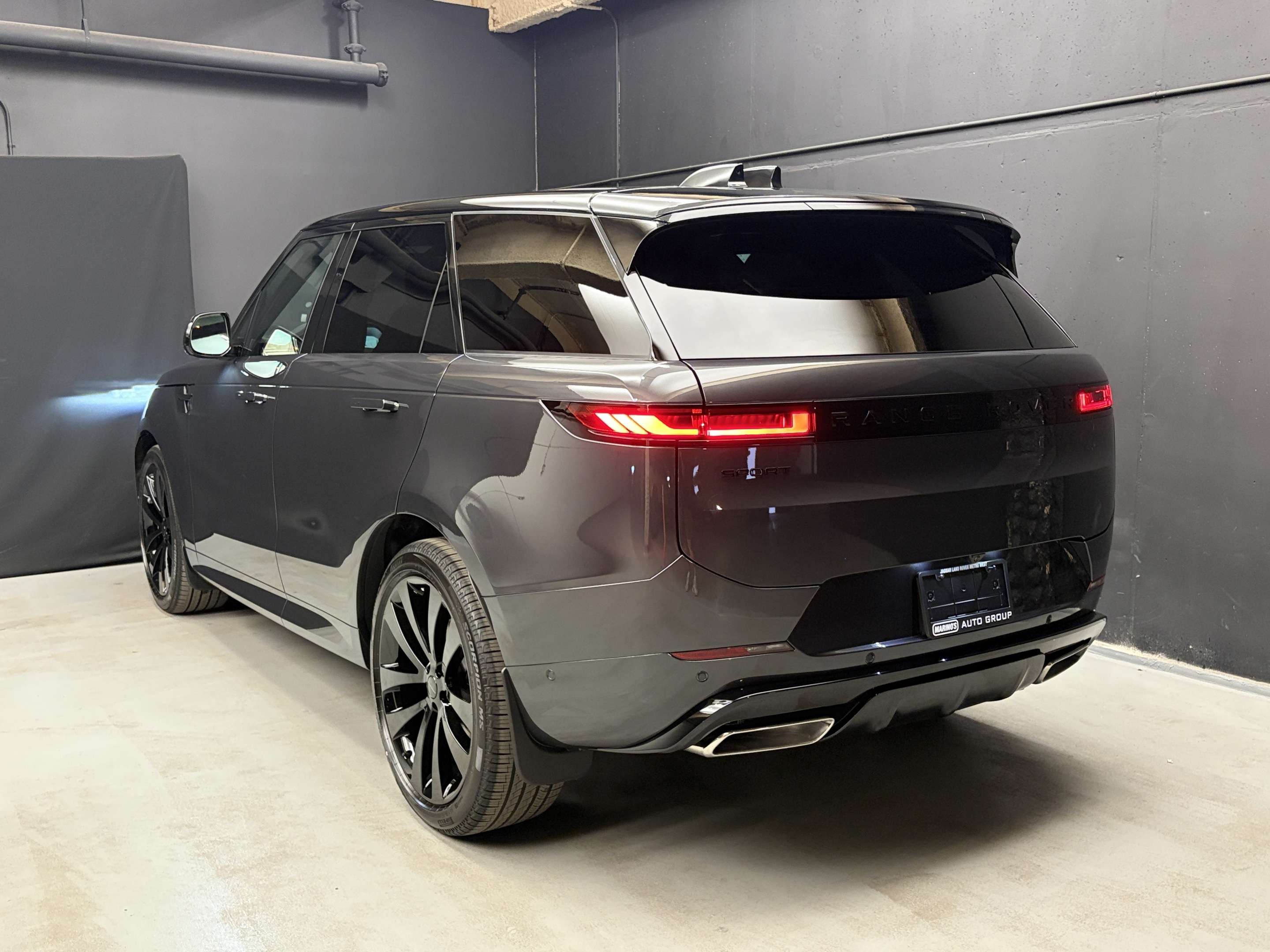 2026 Land Rover Range Rover Sport Dynamic HSE alt 5