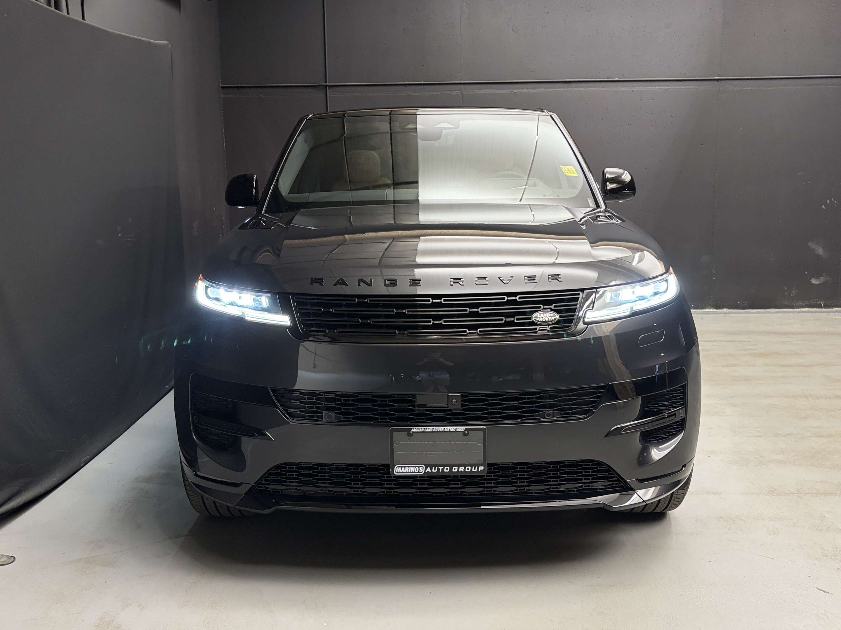 2026 Land Rover Range Rover Sport Dynamic HSE alt 2