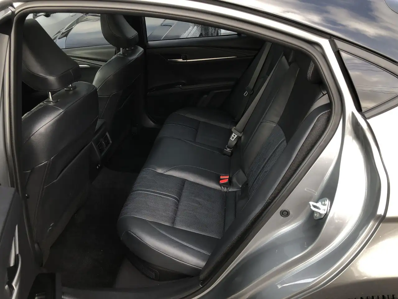 Toyota Camry снимка Toyota Camry