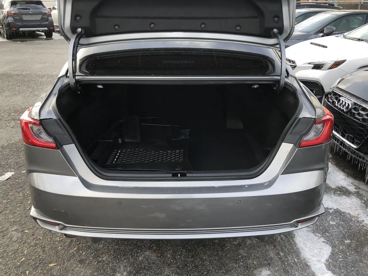 Toyota Camry снимка Toyota Camry