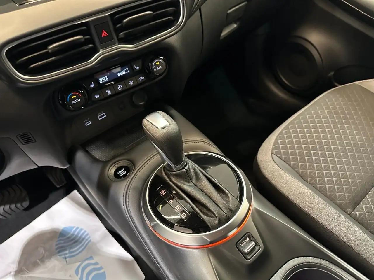 Nissan Juke 1.0 DIG-T 114 CV DCT N-Connecta 13