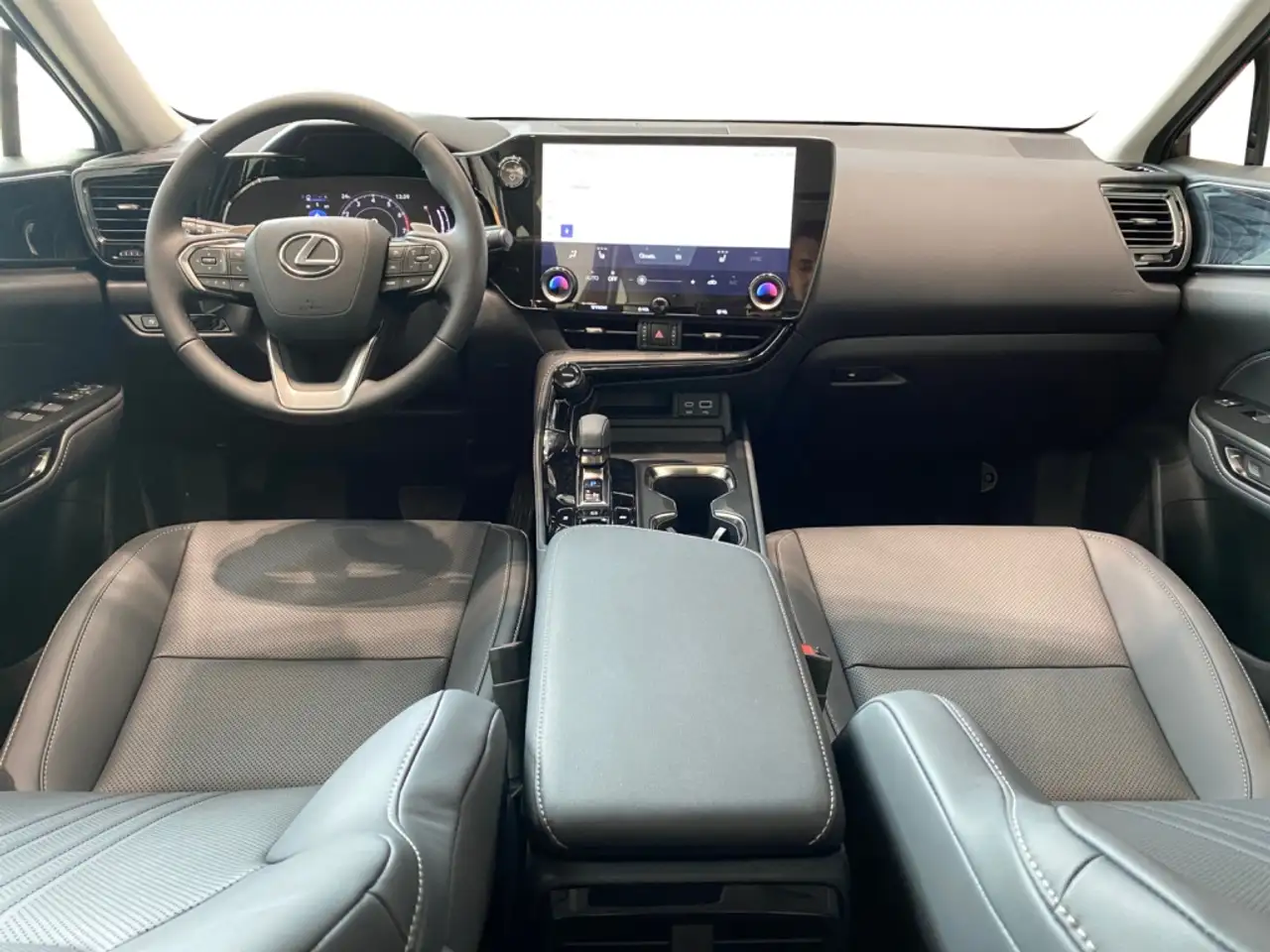 Lexus NX 2026 — фото 12