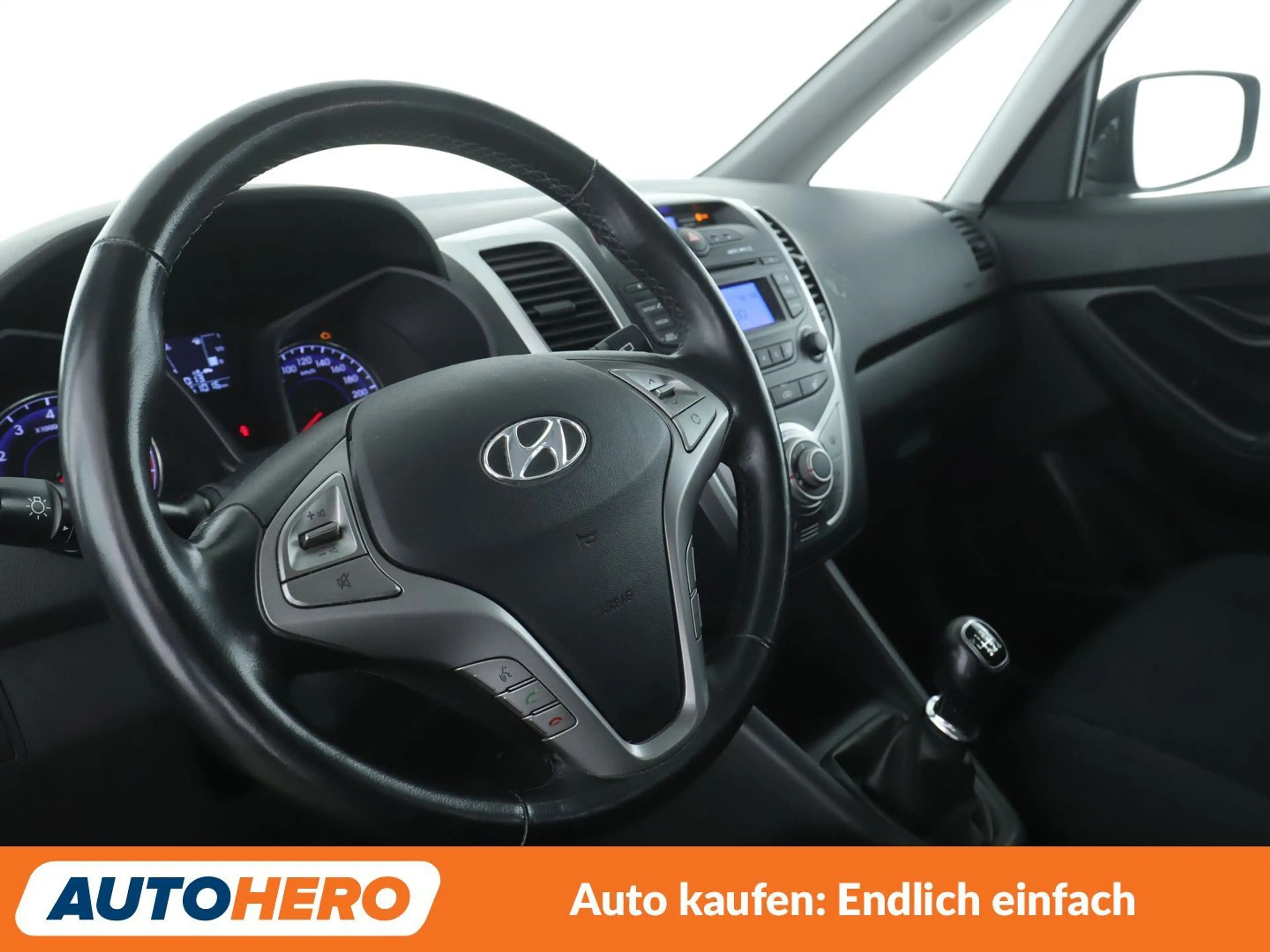 Hyundai iX20 1.6 YES! Blue*PDC*SHZ*ALU*KLIMA* — photo 11