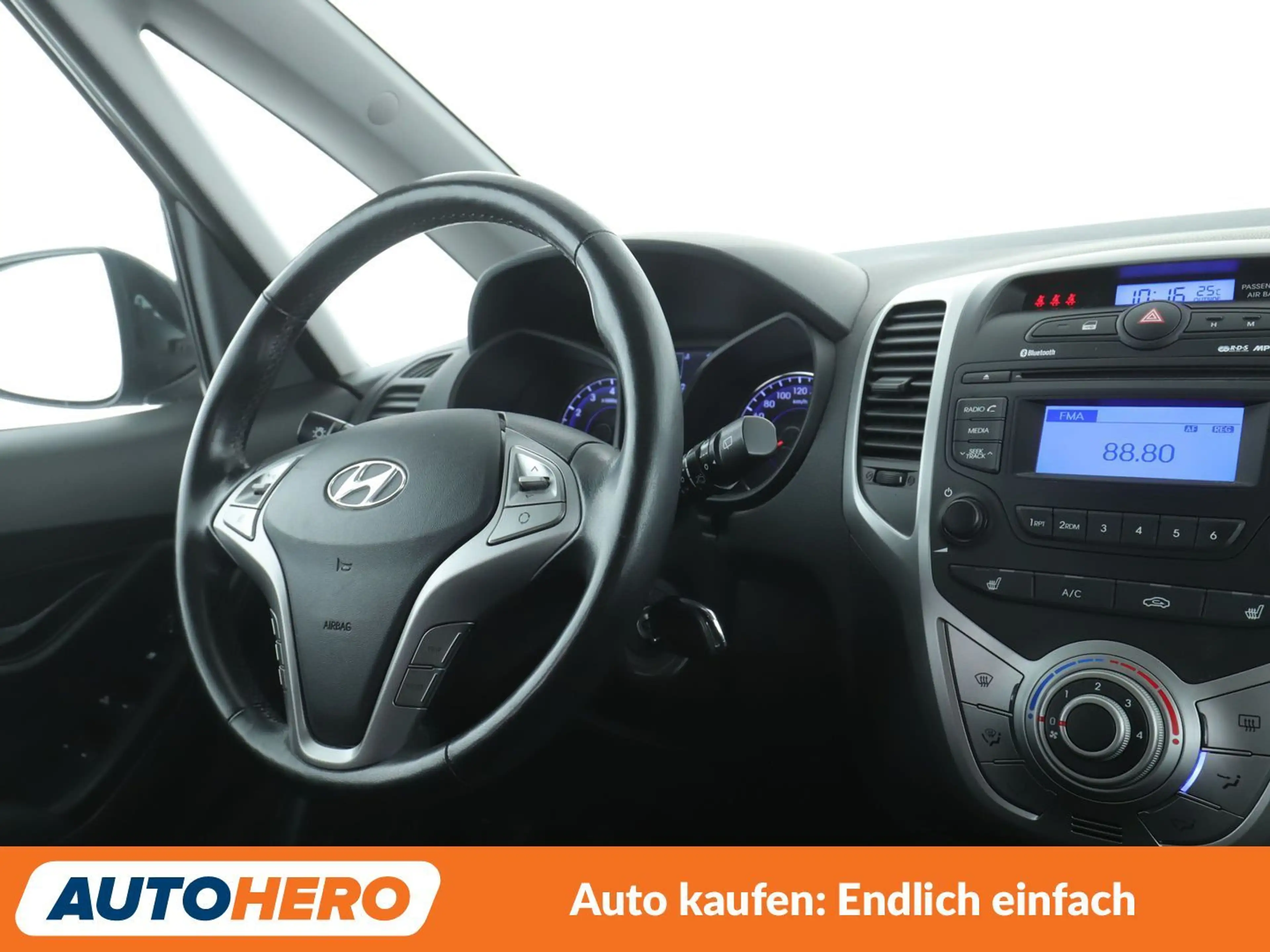 Hyundai iX20 1.6 YES! Blue*PDC*SHZ*ALU*KLIMA* — photo 13