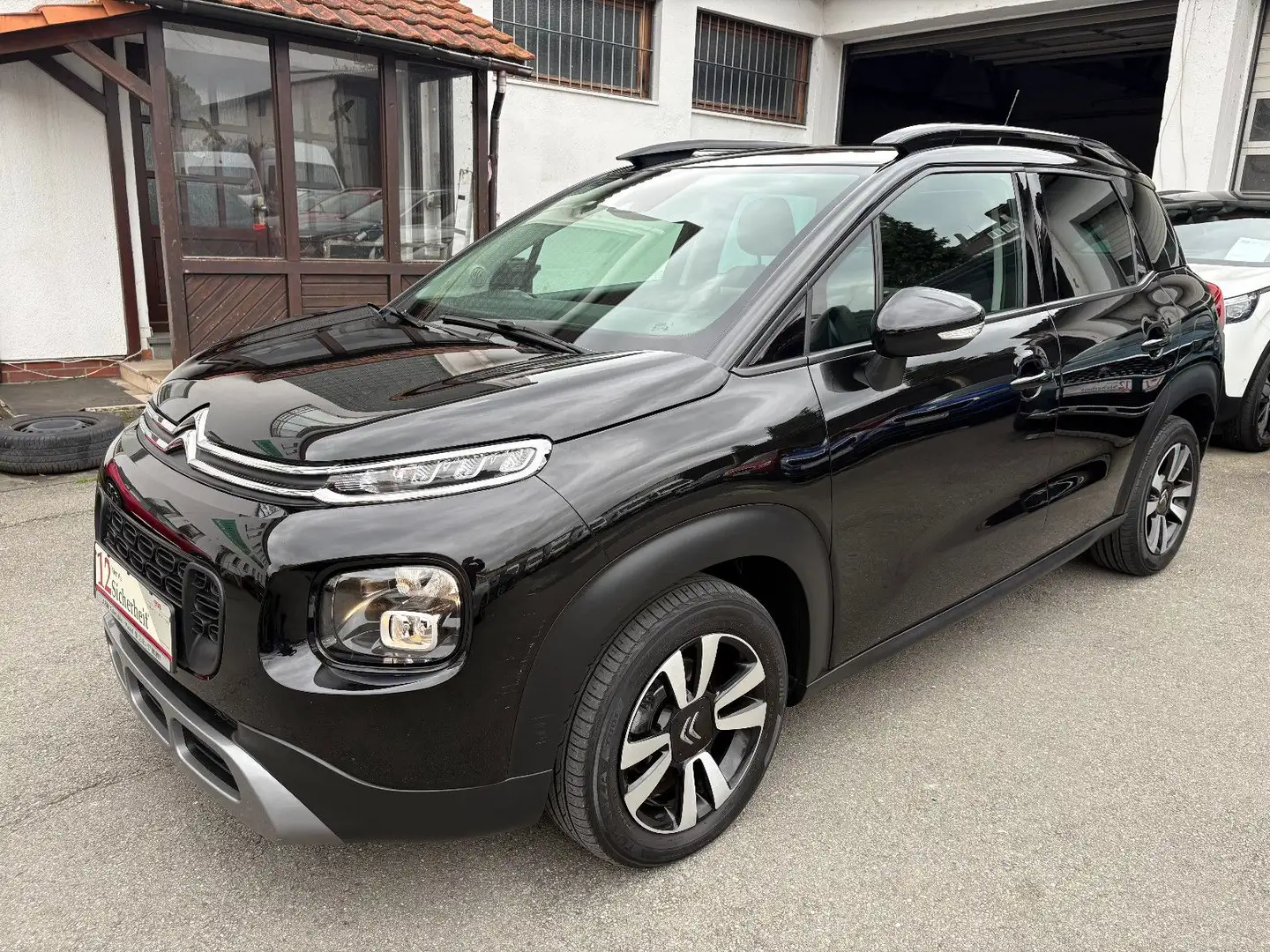 Citroen C3 Aircross C3 1.5 BlueHDi Aircross Shine - NAVI SHZ TEMP PD Schwarz - 1