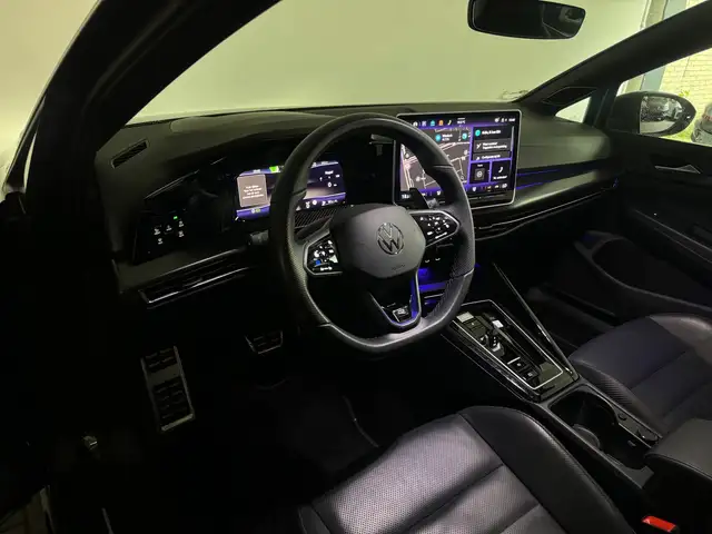 Volkswagen Golf view 2