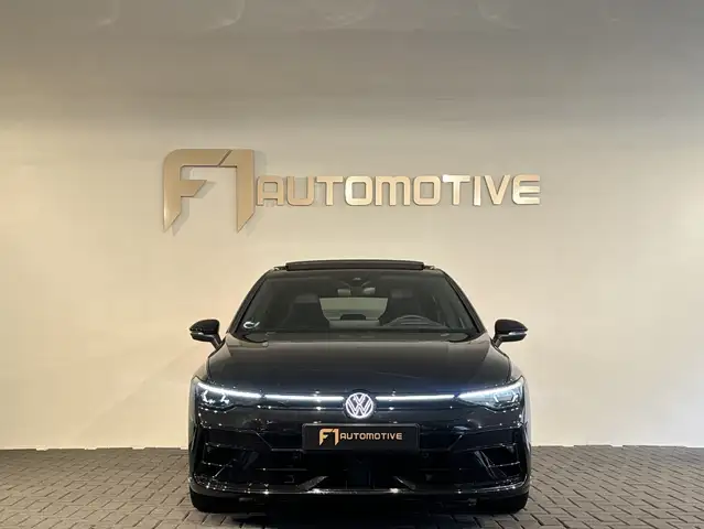 Volkswagen Golf view 3