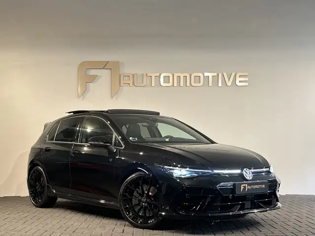 Volkswagen Golf view 4