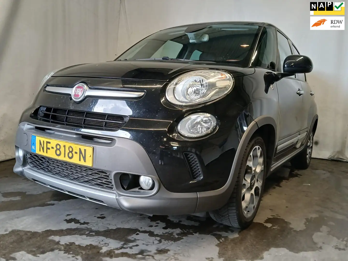 Fiat 500L 0.9 TwinAir Trekking - BPM - Clima - Cruise - Navi Zwart - 1