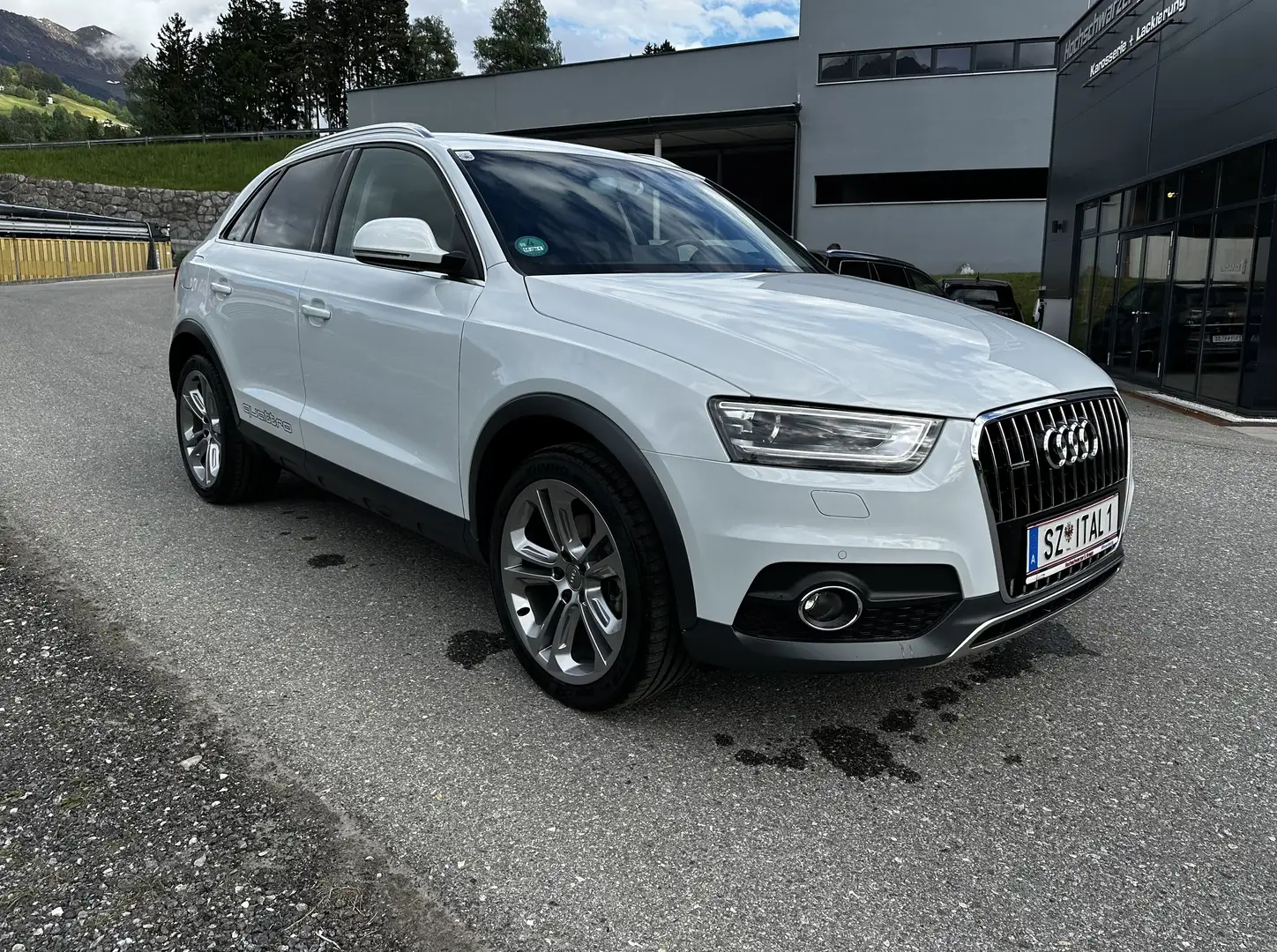 Audi Q3 2,0 TDI quattro Daylight S-tronic - 1