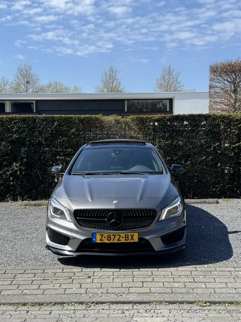 Mercedes-Benz CLA 180 OrangeArt Edition Grijs - 2