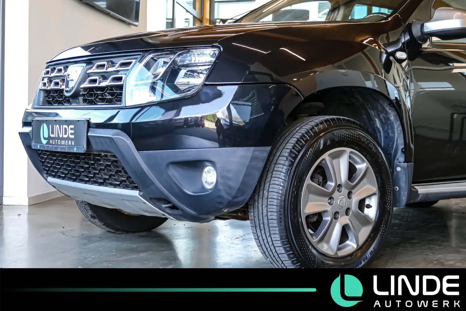 Dacia Duster Prestige4x2 BT|NAVI|AHK|SHZ|TEMPO.|KLIMA Schwarz - 2