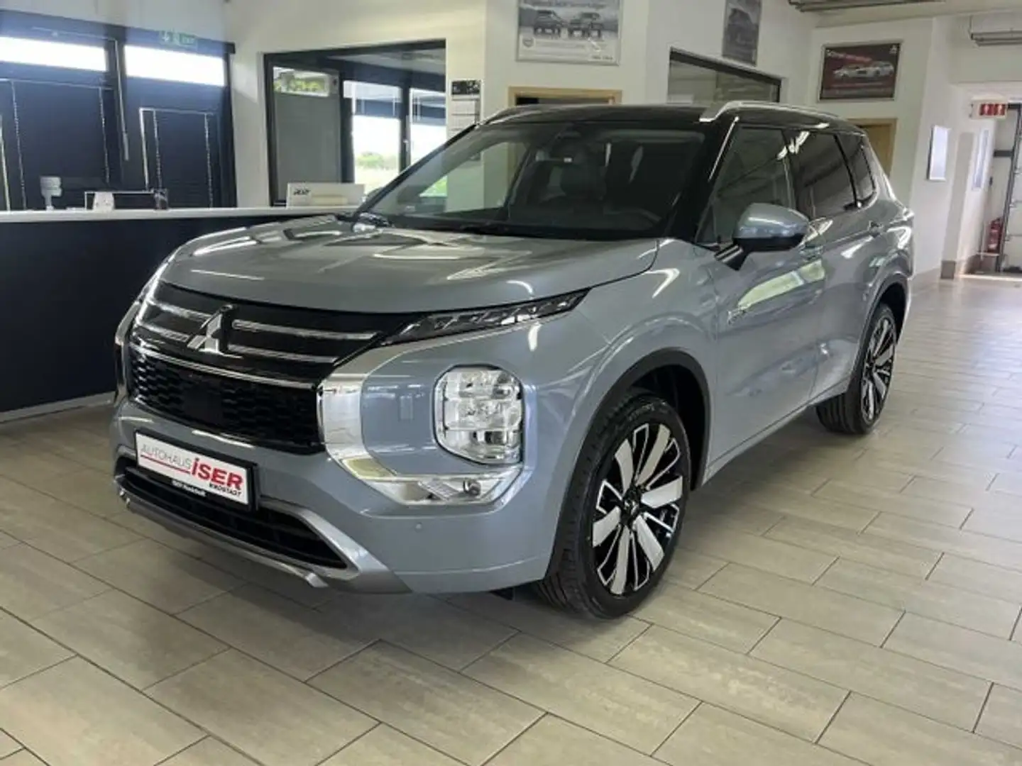 Mitsubishi Outlander PHEV TOP 2.4 4WD NAV Pano SHZ Klimasitze Gris - 2
