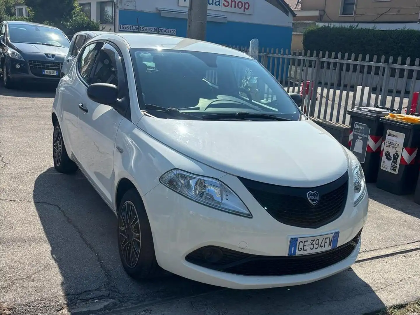 Lancia Ypsilon Ypsilon III 2015 1.0 hybrid Silver  NESSUN VICOLO Bianco - 2