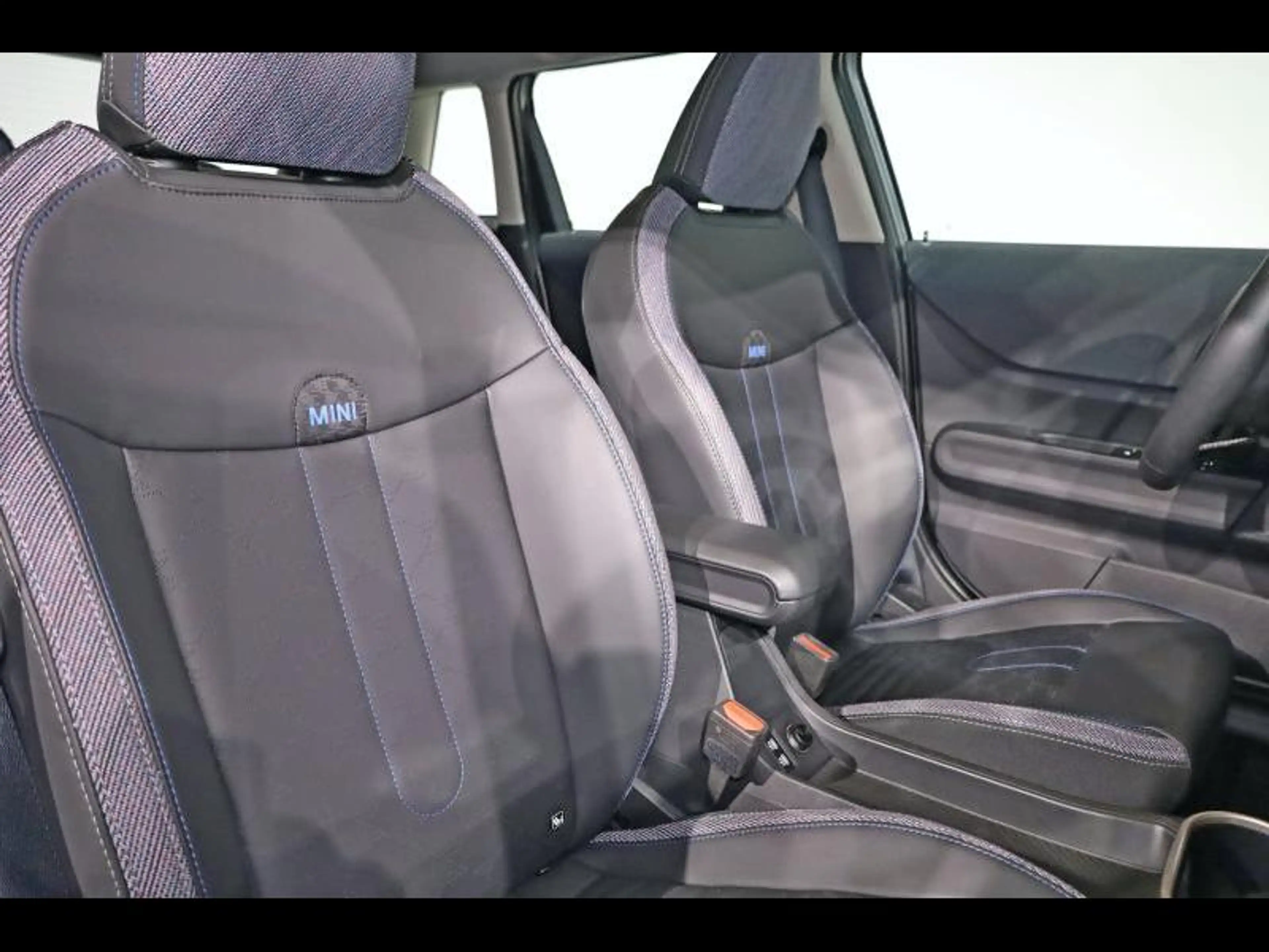 MINI Cooper C 5 PORTES — photo 11
