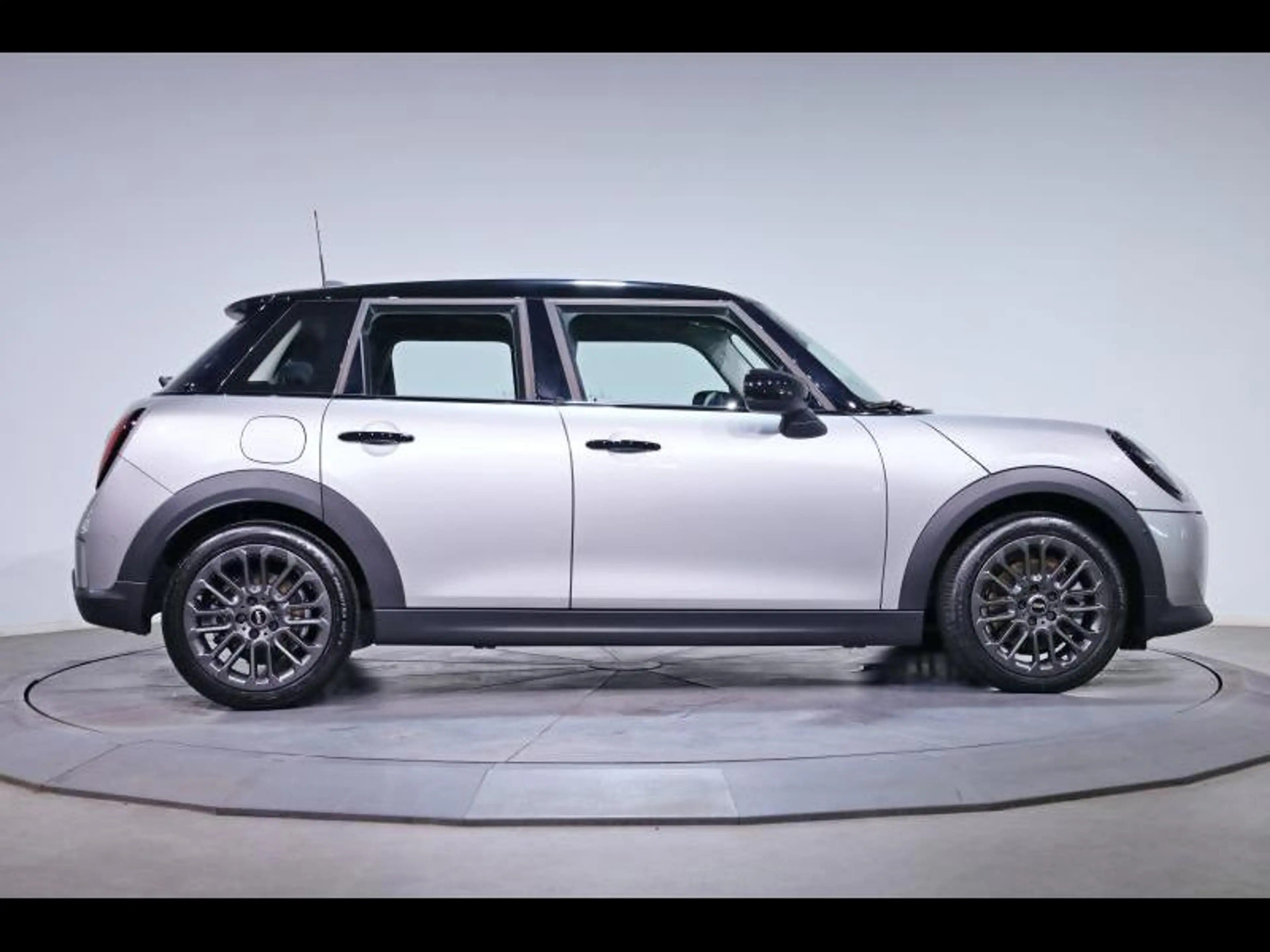 MINI Cooper C 5 PORTES — photo 3