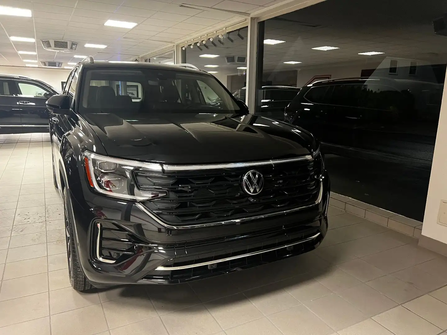 Volkswagen 2025 ATLAS 2.0 SEL PREMIUM R-LINE WELTNEUHEIT Noir - 2