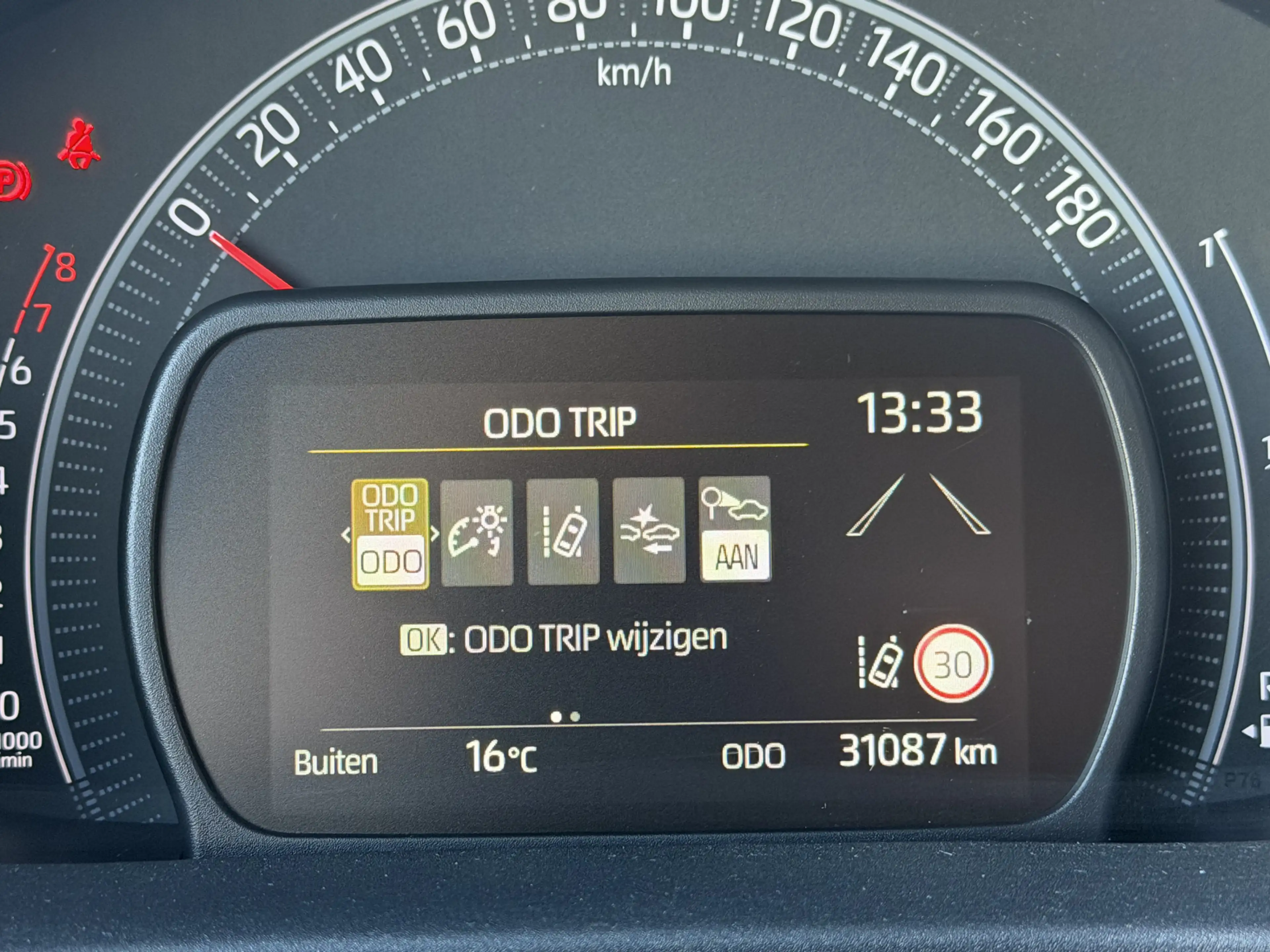 Toyota Aygo X 1.0 VVT-i MT Play Carplay Cruise Camera — photo 13
