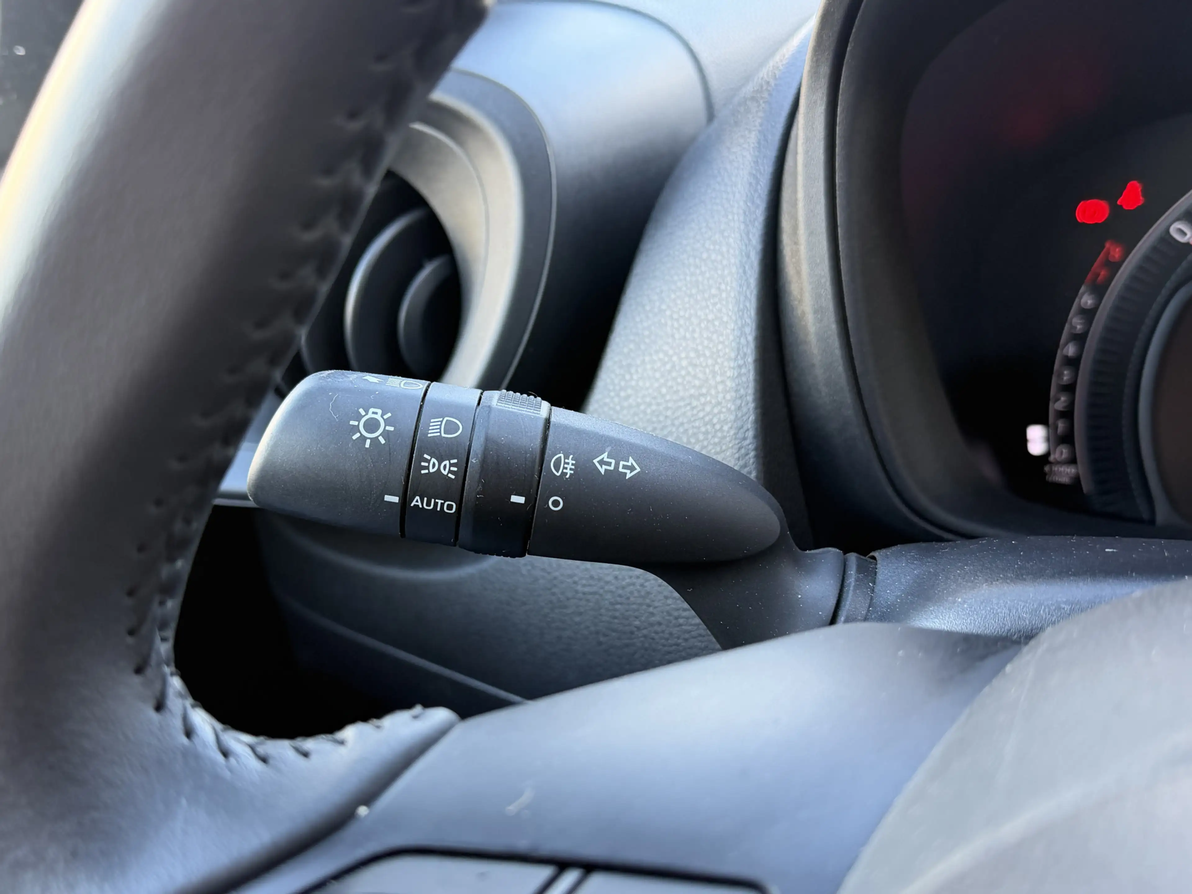 Toyota Aygo X 1.0 VVT-i MT Play Carplay Cruise Camera — photo 12