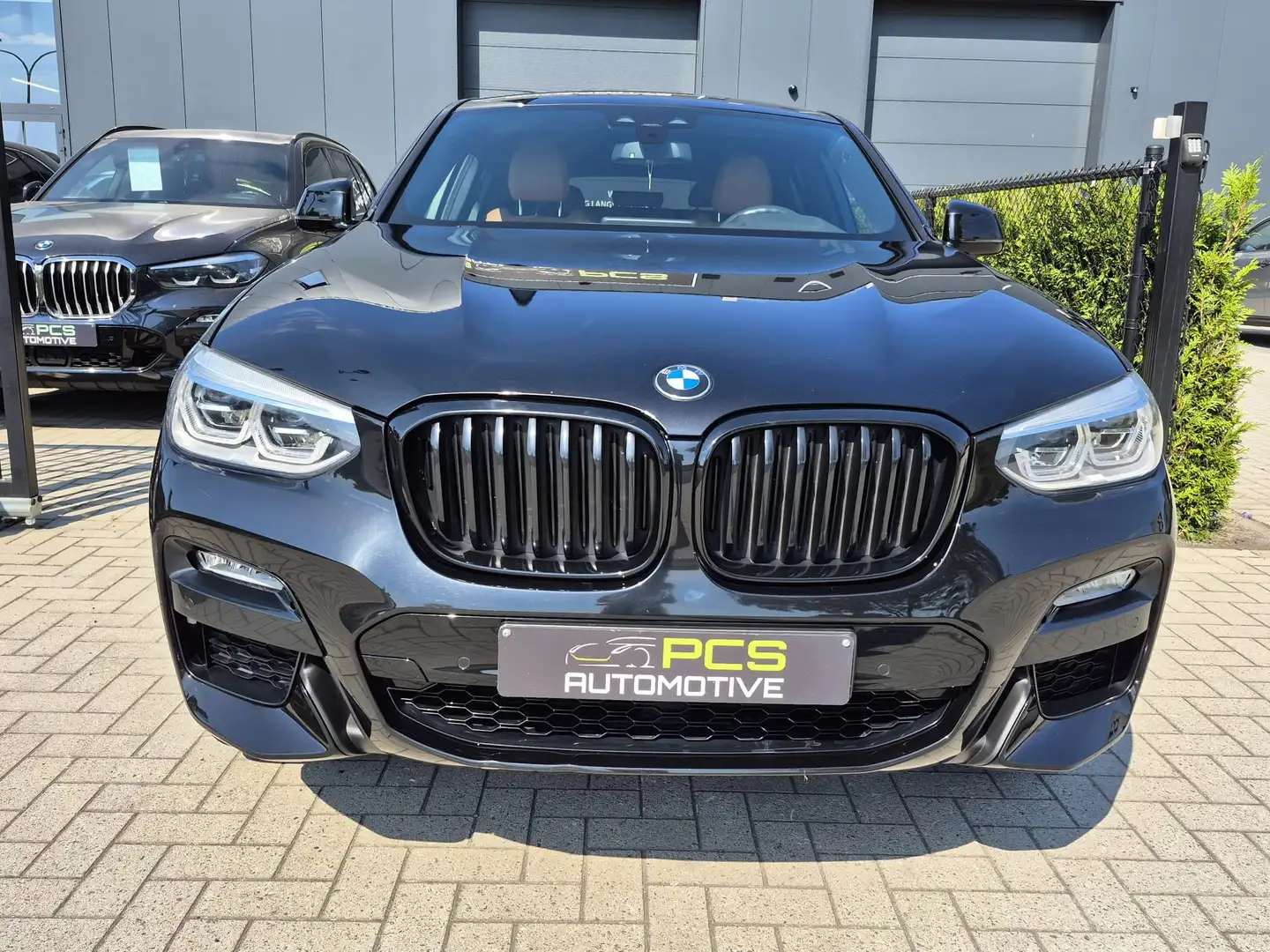 BMW X4 M xDrive20i M pakket / AUTOMAAT / PREMIUM / 1e Eig Nero - 2
