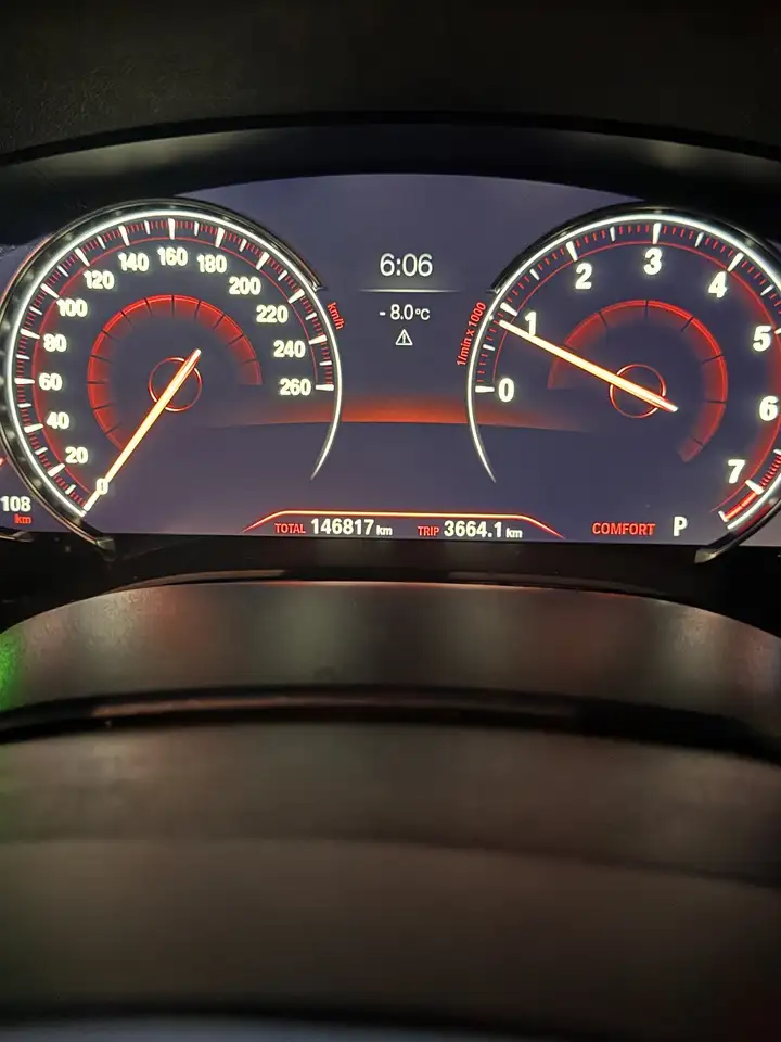 BMW 5 Series снимка BMW 5 Series