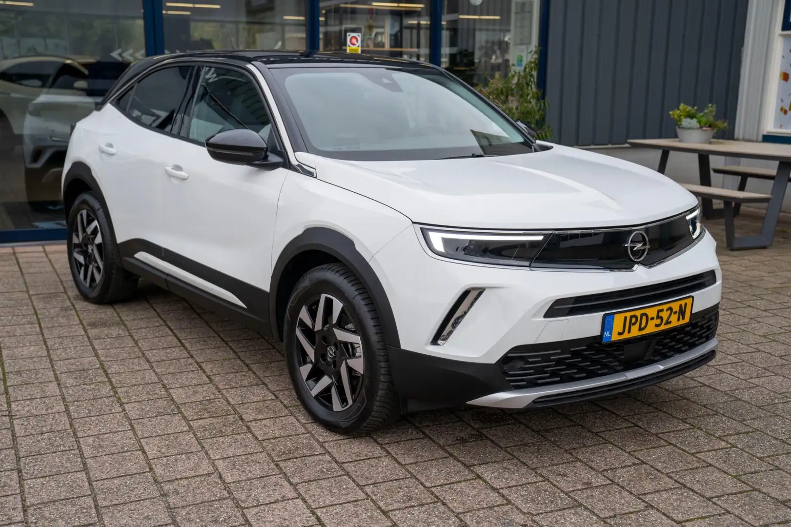 Opel Mokka-E Elegance 50-kWh |Prijs rijklaar incl 12 mnd garant Wit - 1