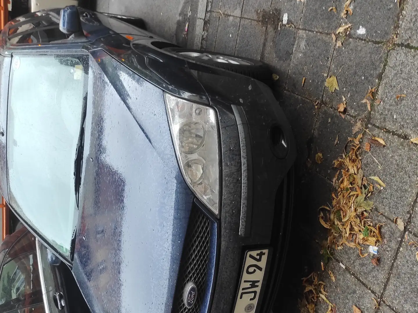 Ford Mondeo 1.8 Turnier Ghia Blau - 1