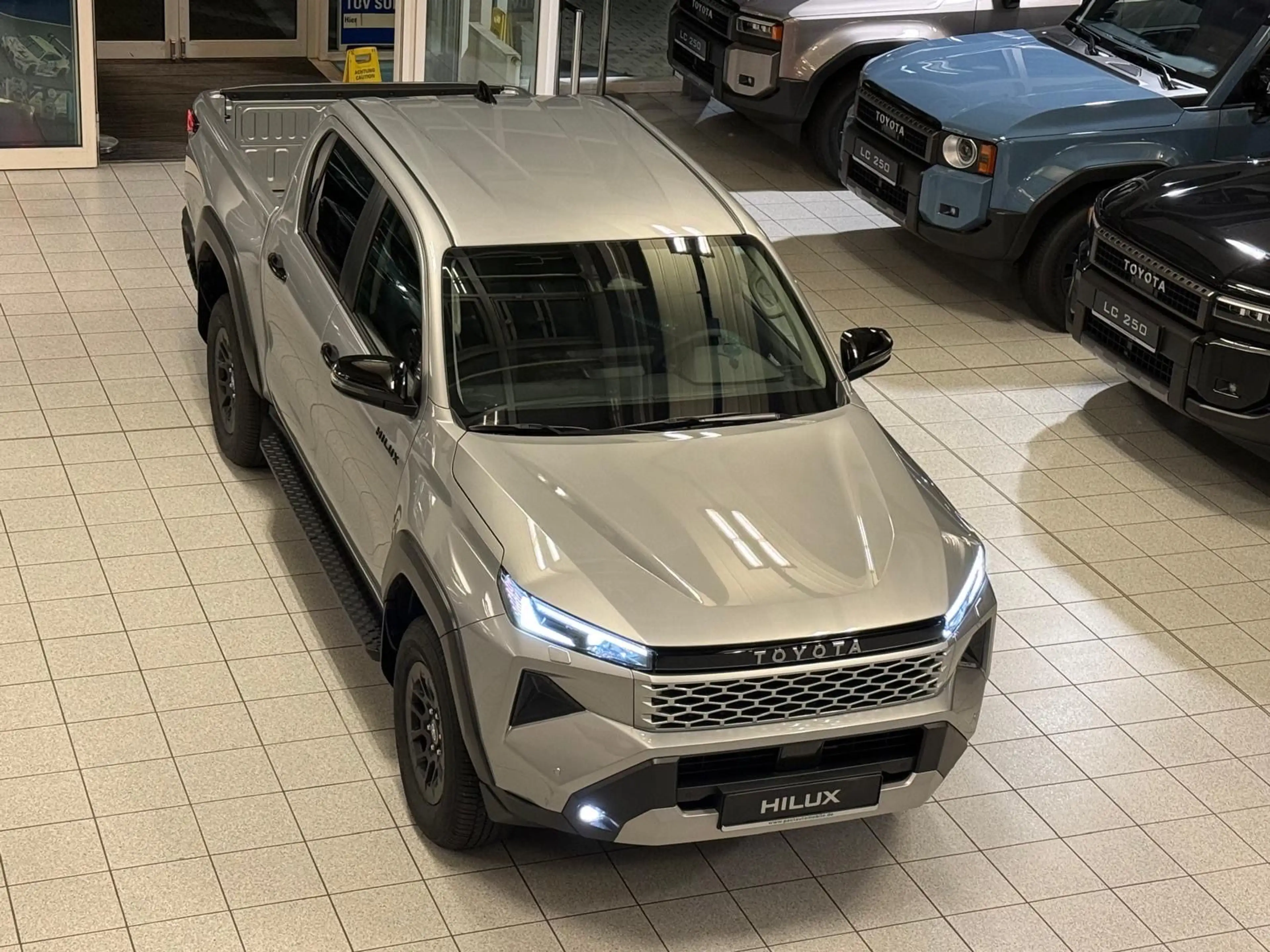 Toyota Hilux HILUX 4x4 DOUBLE CAB-ACTIVE-MOD. 2027-MILD HYB.-