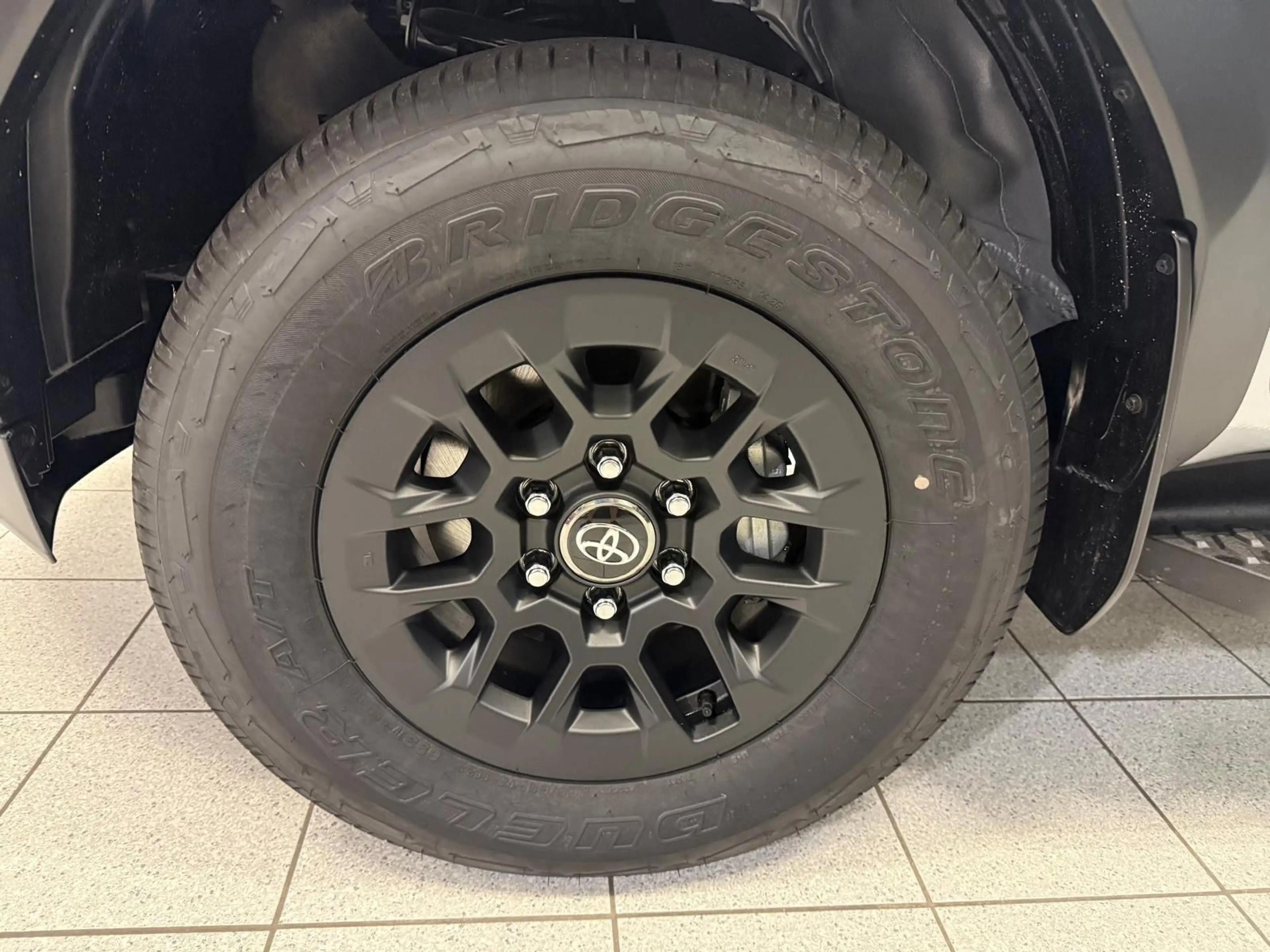 Toyota Hilux HILUX 4x4 DOUBLE CAB-ACTIVE-MOD. 2027-MILD HYB.- — photo 14