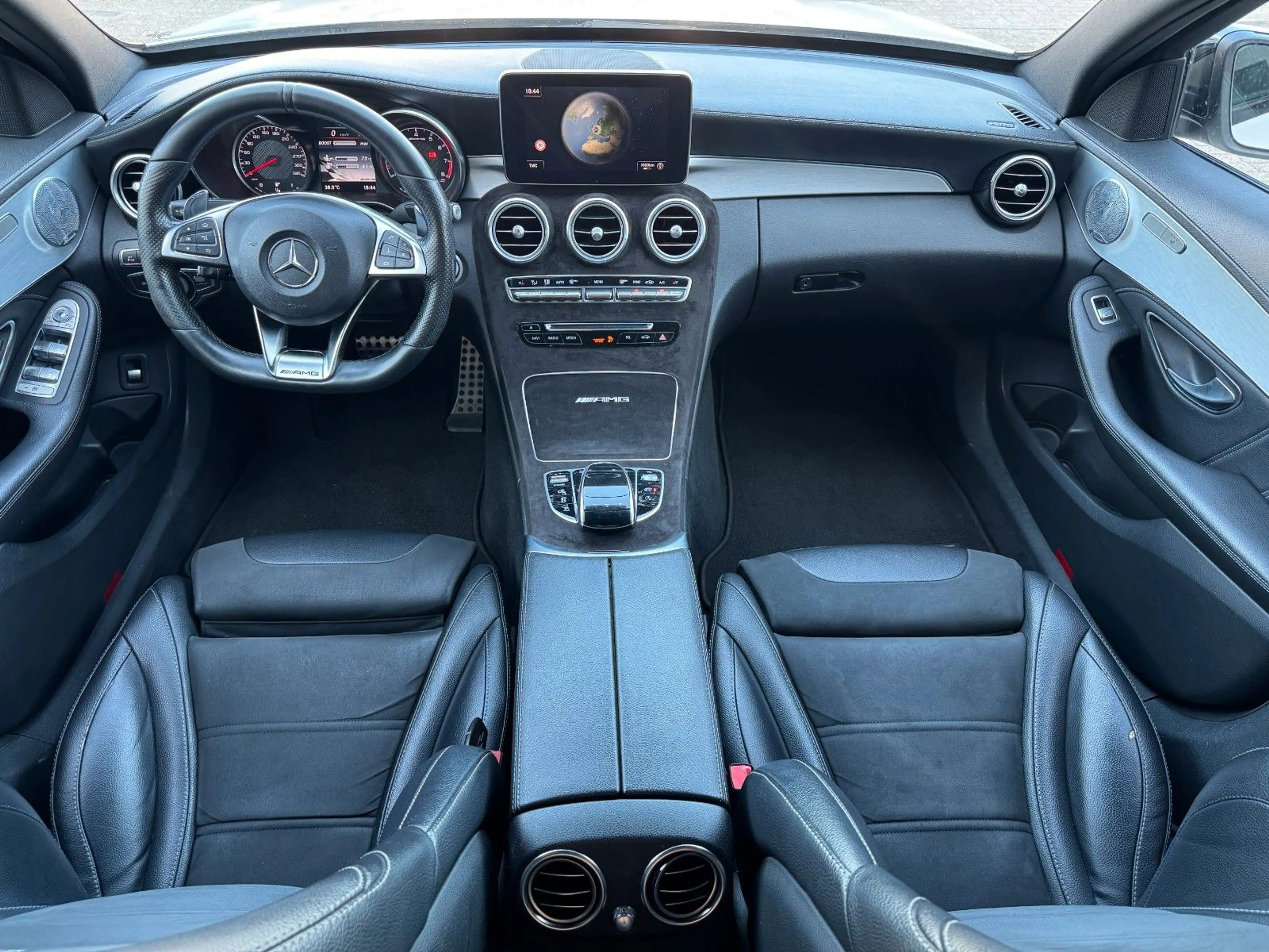 Mercedes-Benz C 63 AMG Mercedes-AMG C 63 — photo 14