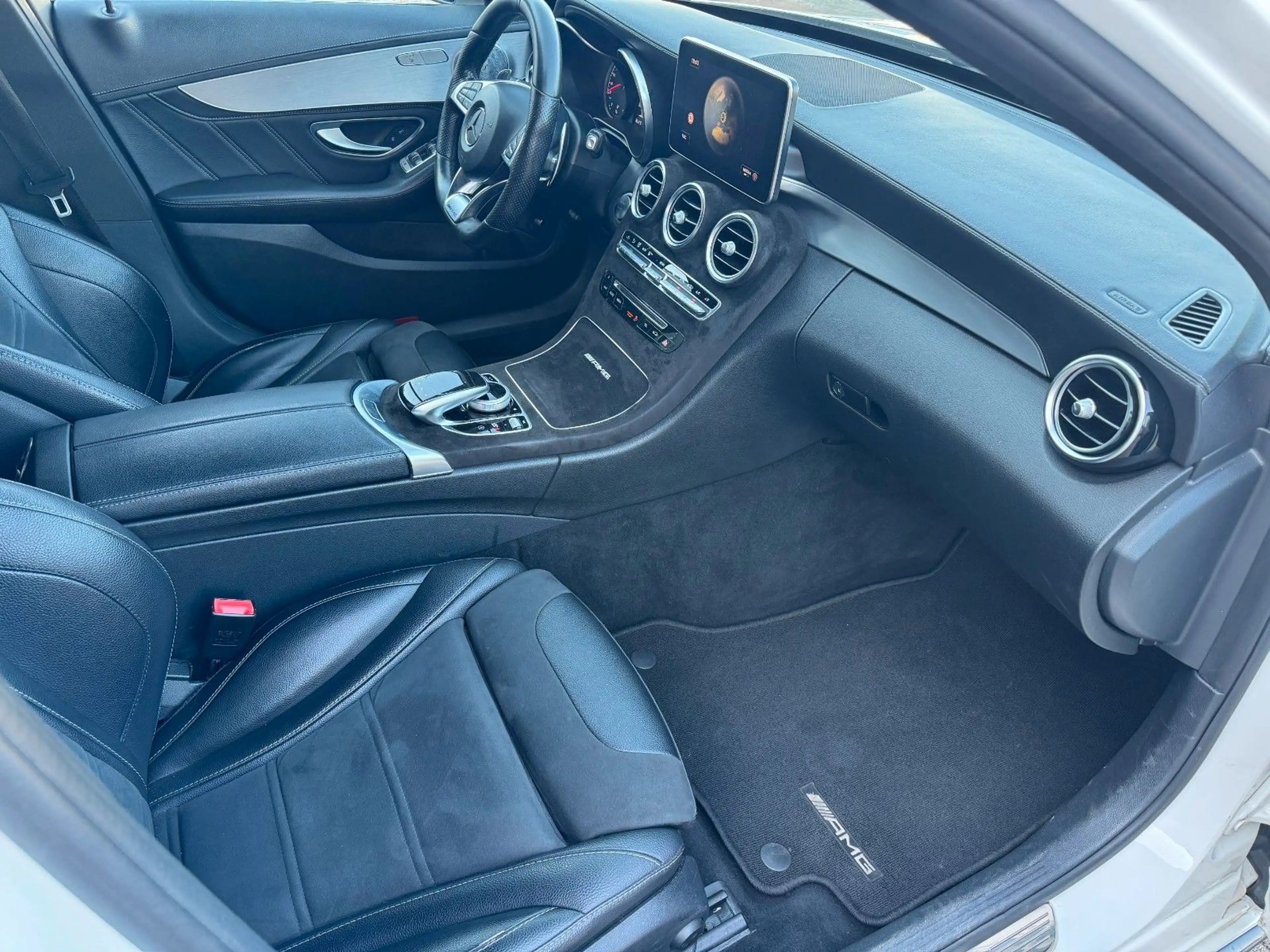 Mercedes-Benz C 63 AMG Mercedes-AMG C 63 — photo 11