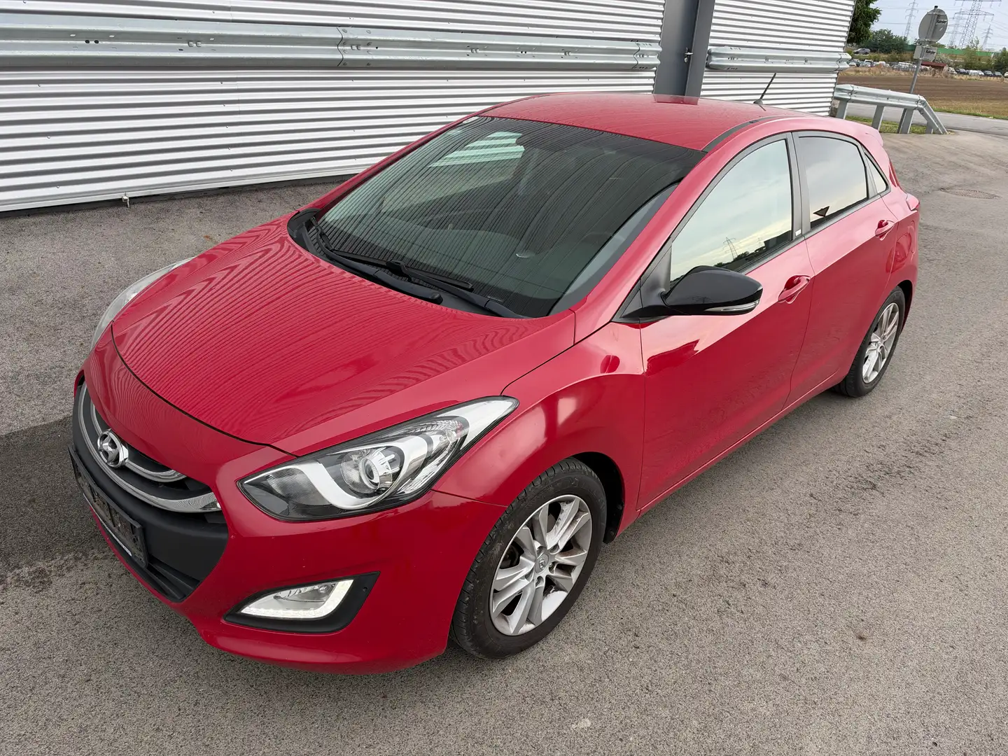 Hyundai i30 1,6 CRDi Go ID:56 Rot - 1