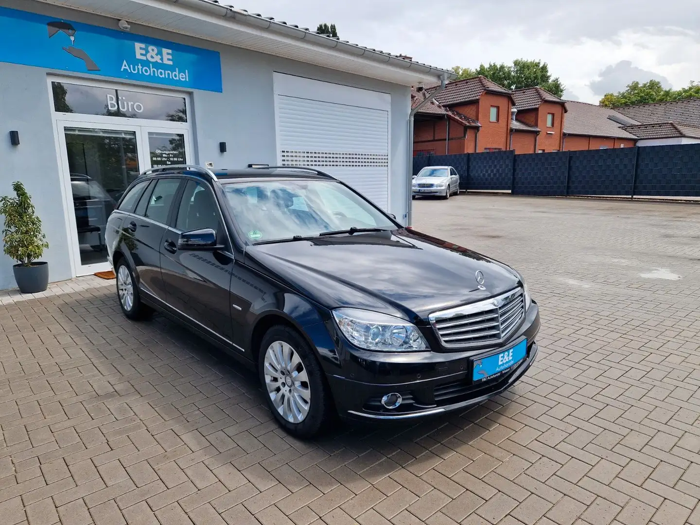 Mercedes-Benz C 220 +Navi+AHK - 1