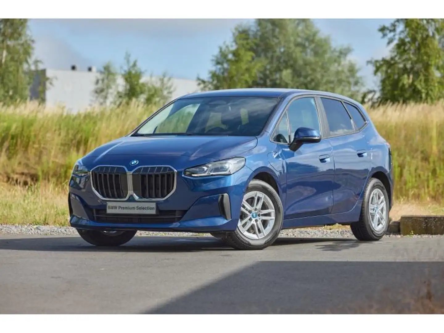 BMW 225 225e xDrive Active Tourer Bleu - 1