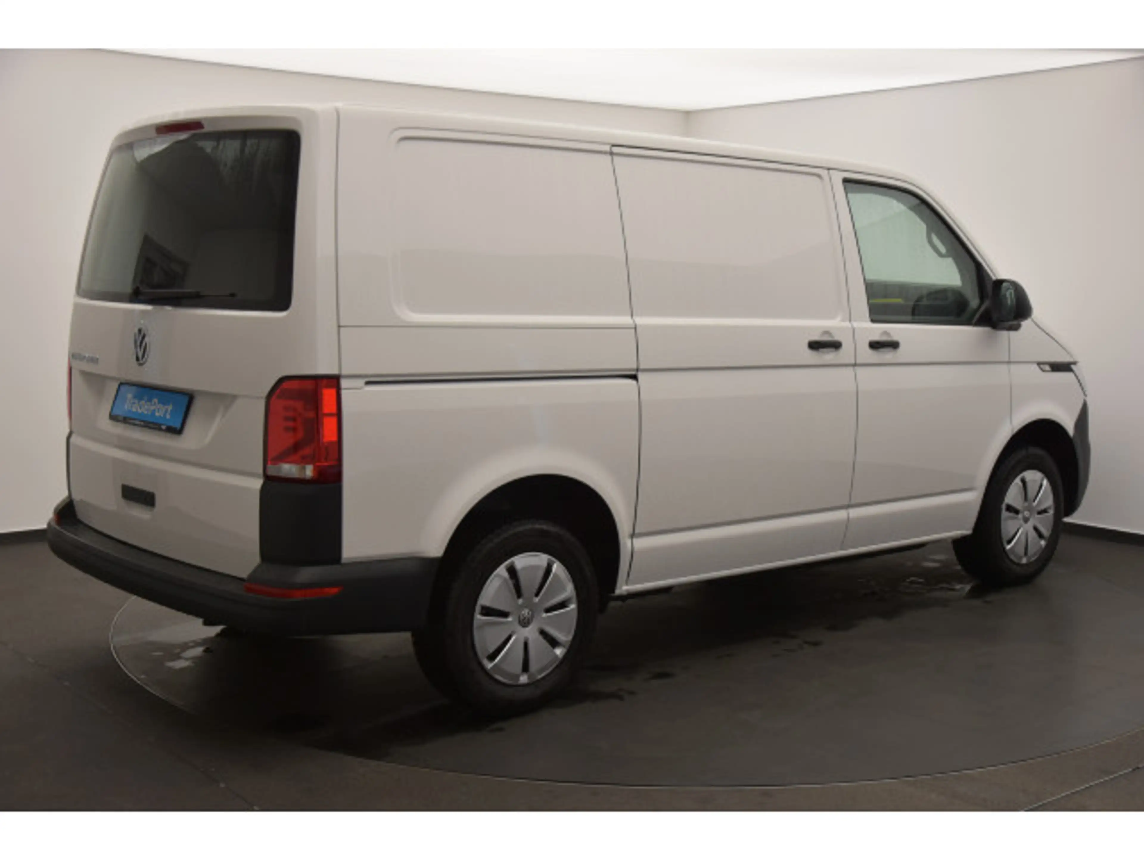 Volkswagen T6.1 Transporter T6.1 Kasten KR 2.0 TDI SCR — photo 3