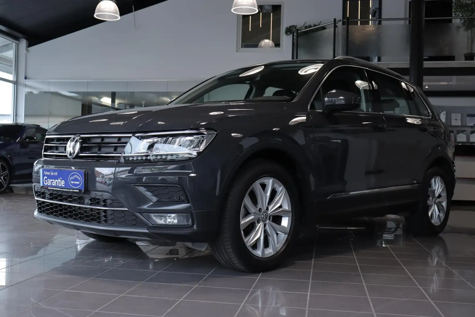 Volkswagen Tiguan 1.5 TSI DSG Highline *LED-SCHEINW.*ACC* Grau - 2
