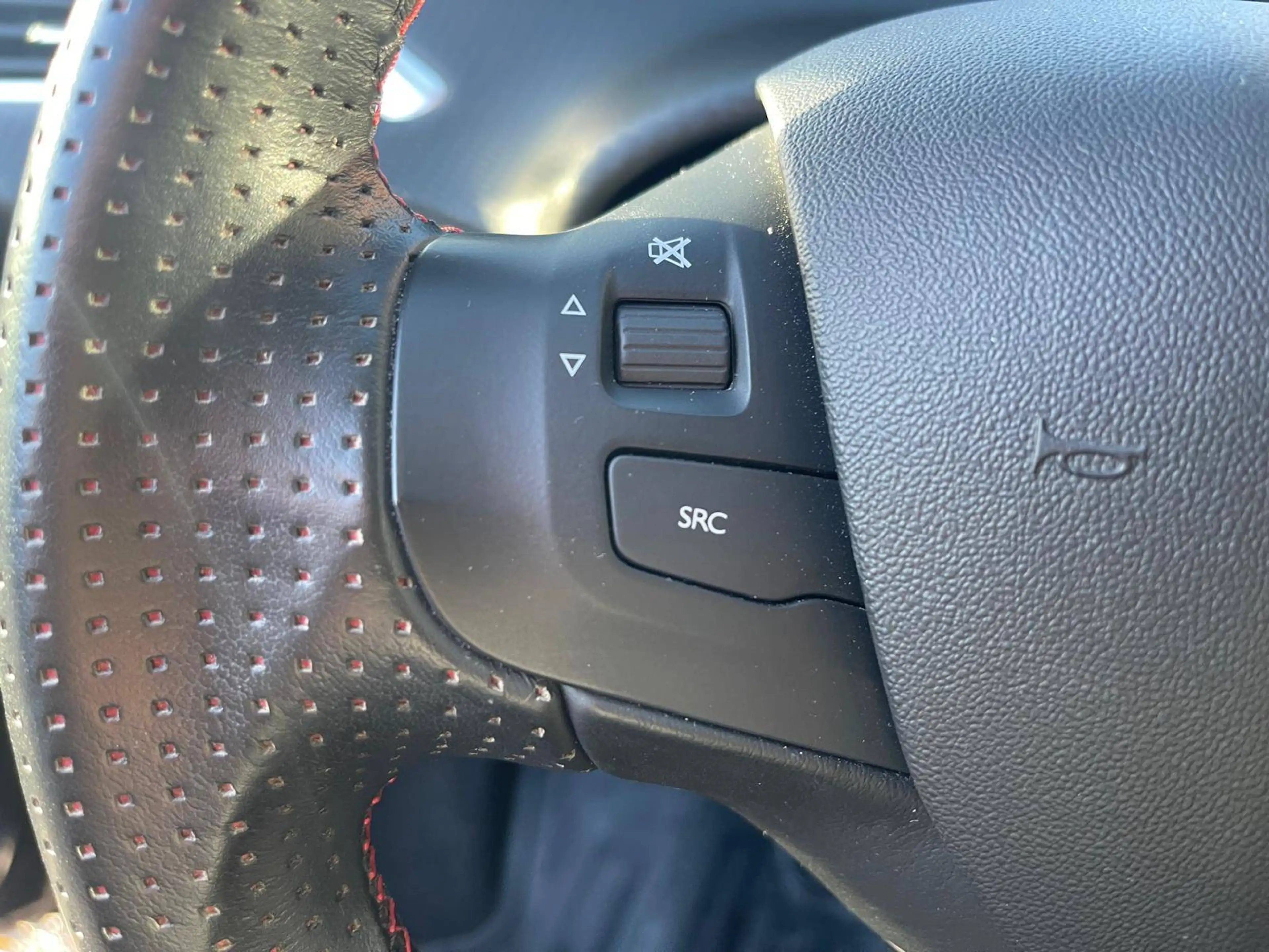 Peugeot 208 208 110 CH GT LINE-JUSQU'A 36 MOIS DE GARANTIE — photo 11