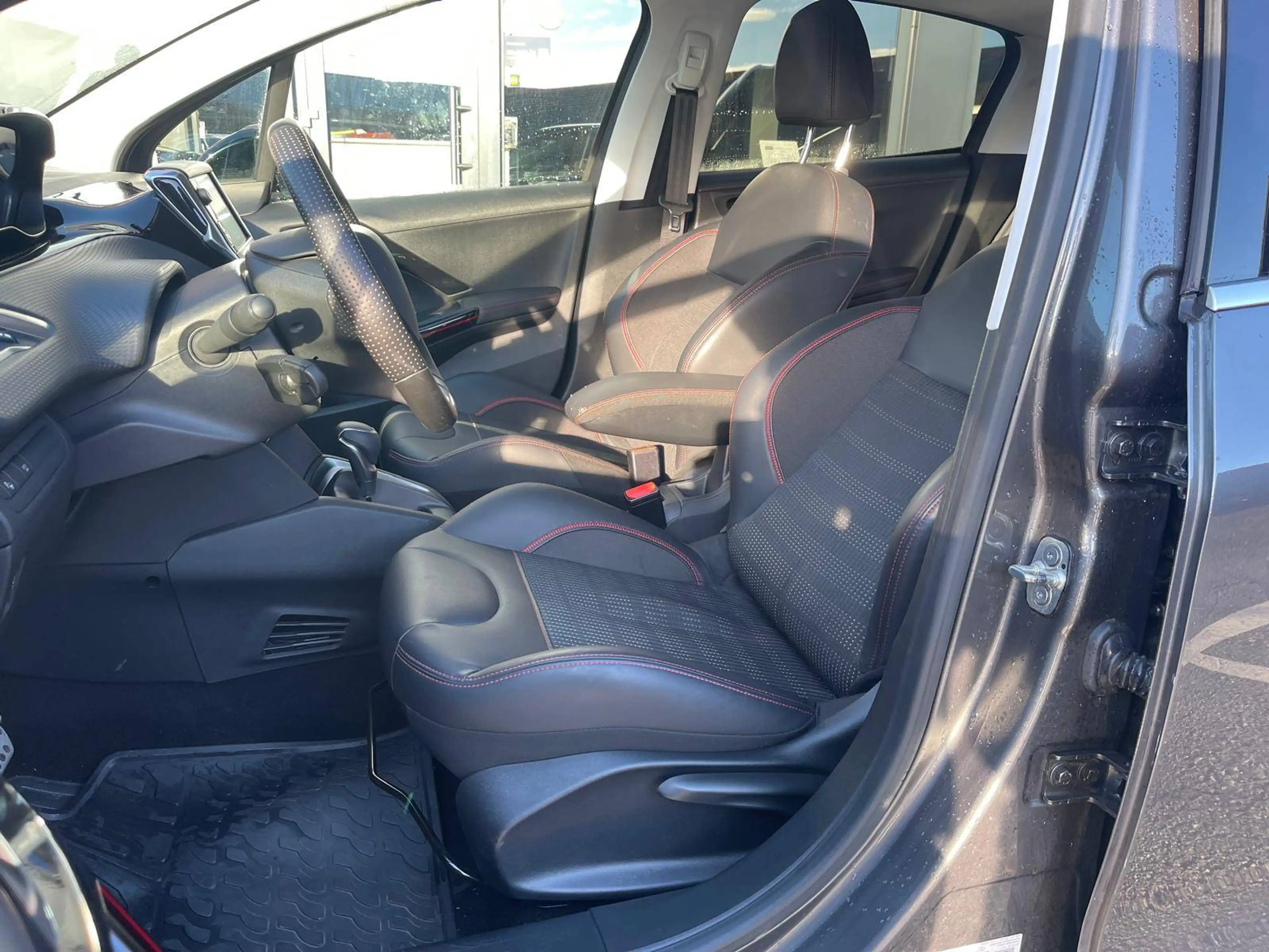 Peugeot 208 208 110 CH GT LINE-JUSQU'A 36 MOIS DE GARANTIE — photo 14