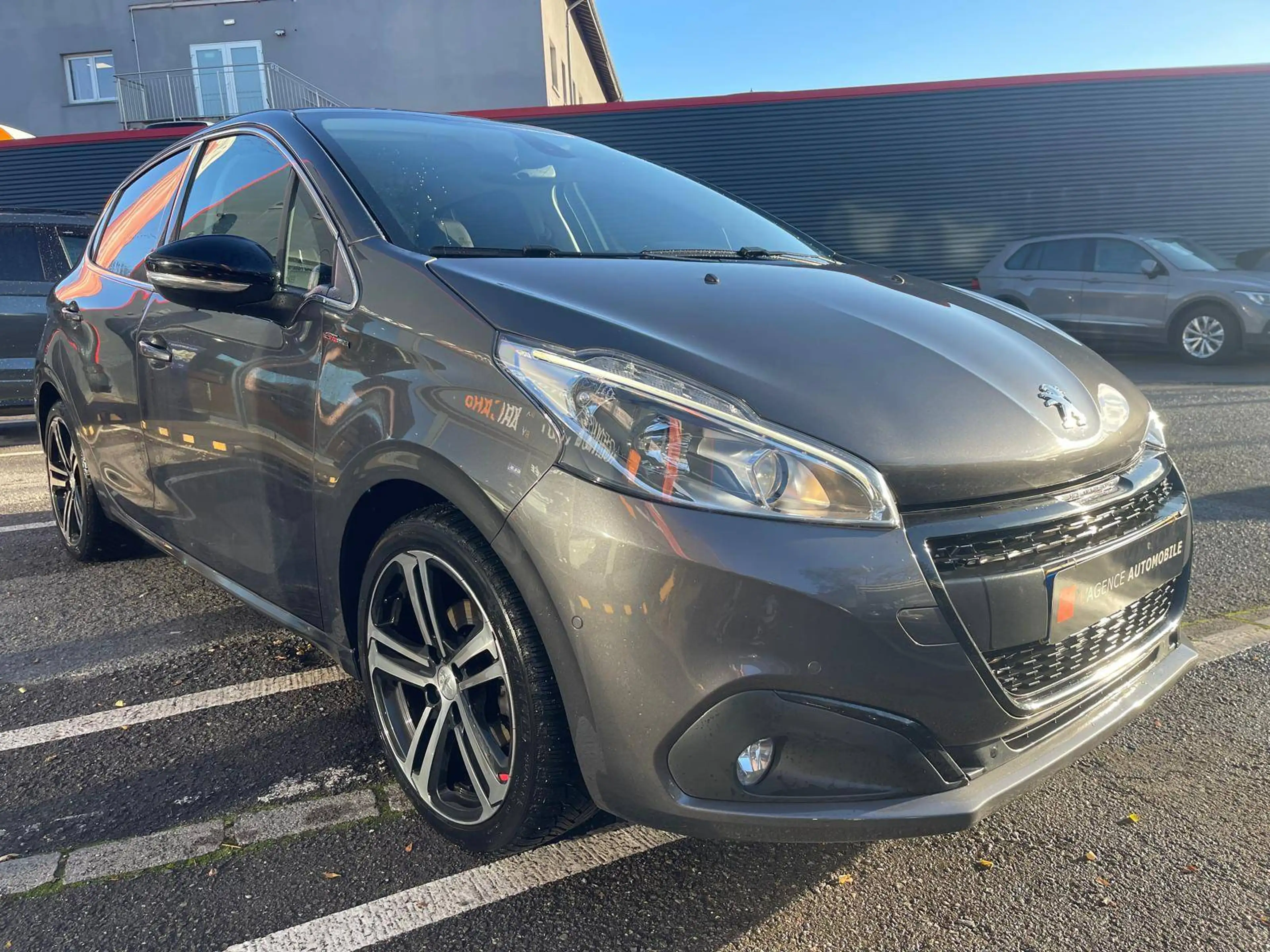 Peugeot 208 208 110 CH GT LINE-JUSQU'A 36 MOIS DE GARANTIE — photo 4