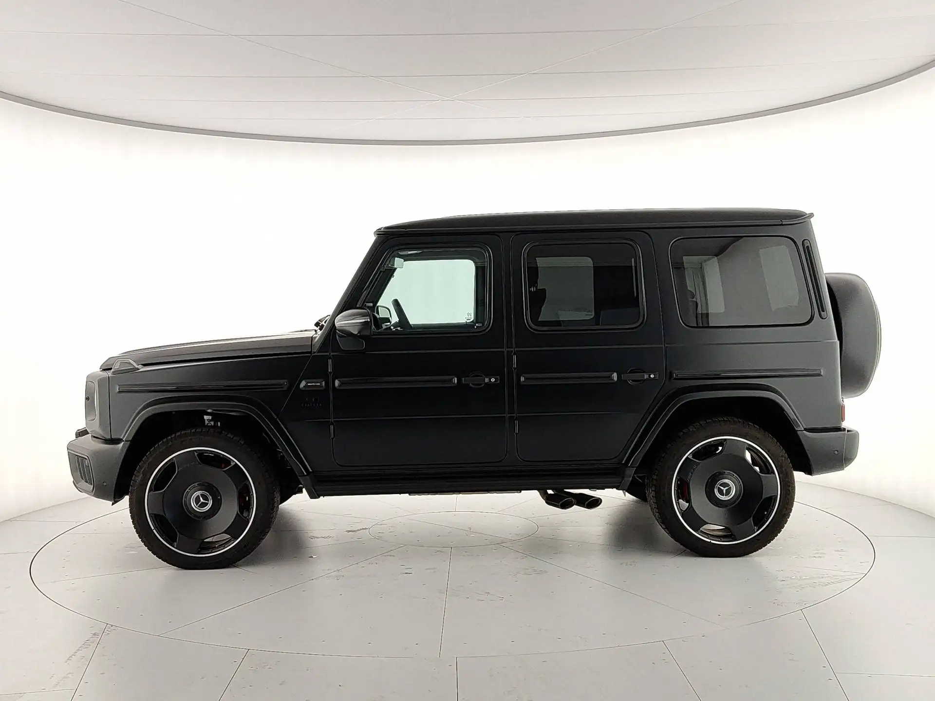 벤츠 G-Class 2026 건메탈 사진 2